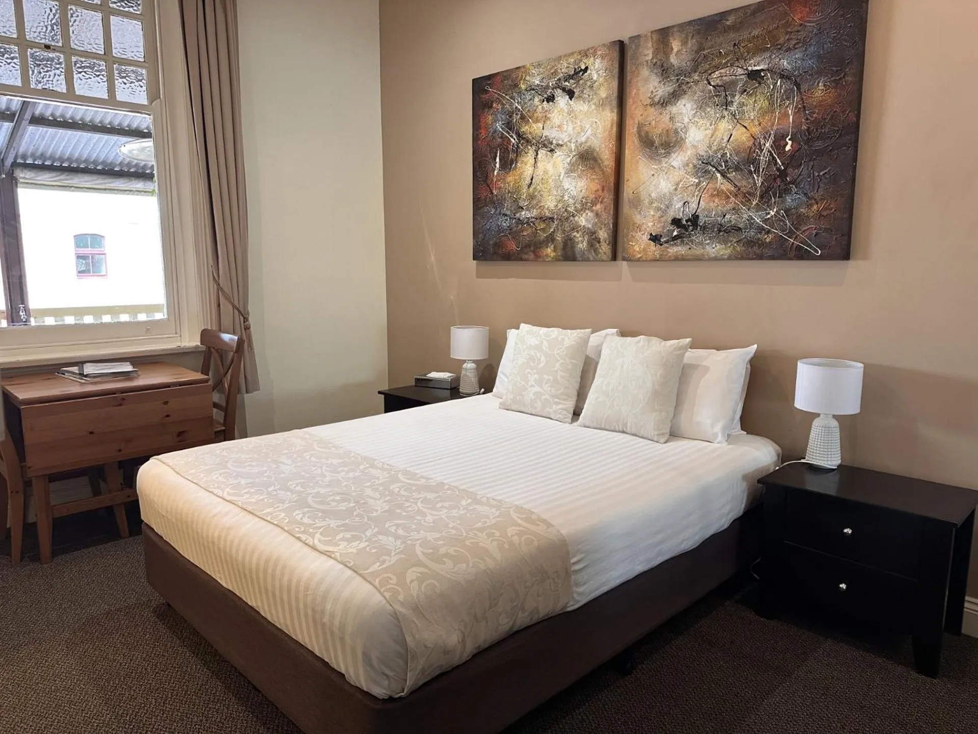 Balcony On Sixth Lodge