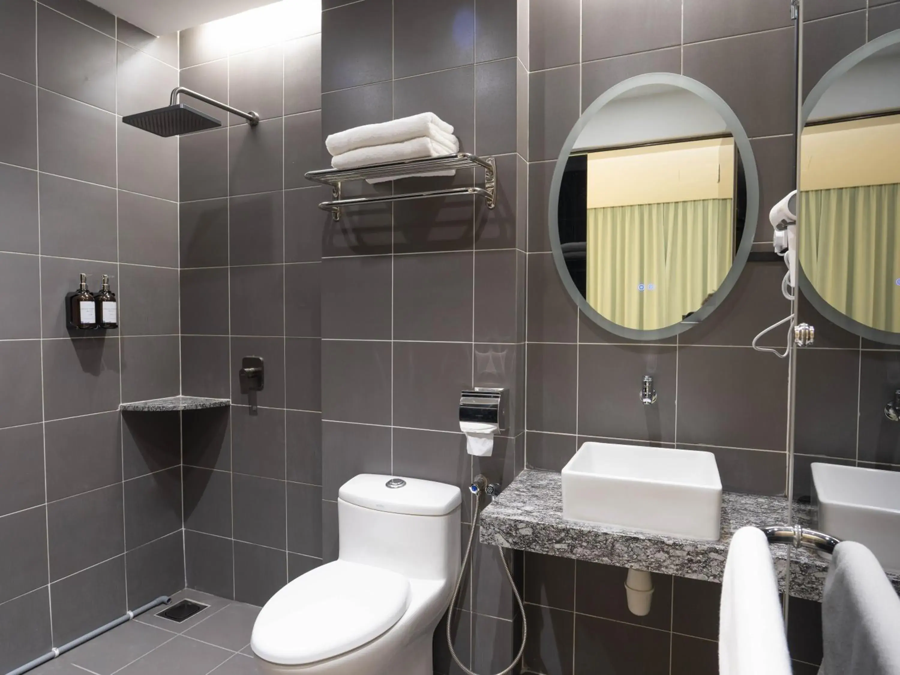 Executive Suite in Green Hotel Executive Suite in Green Hotel