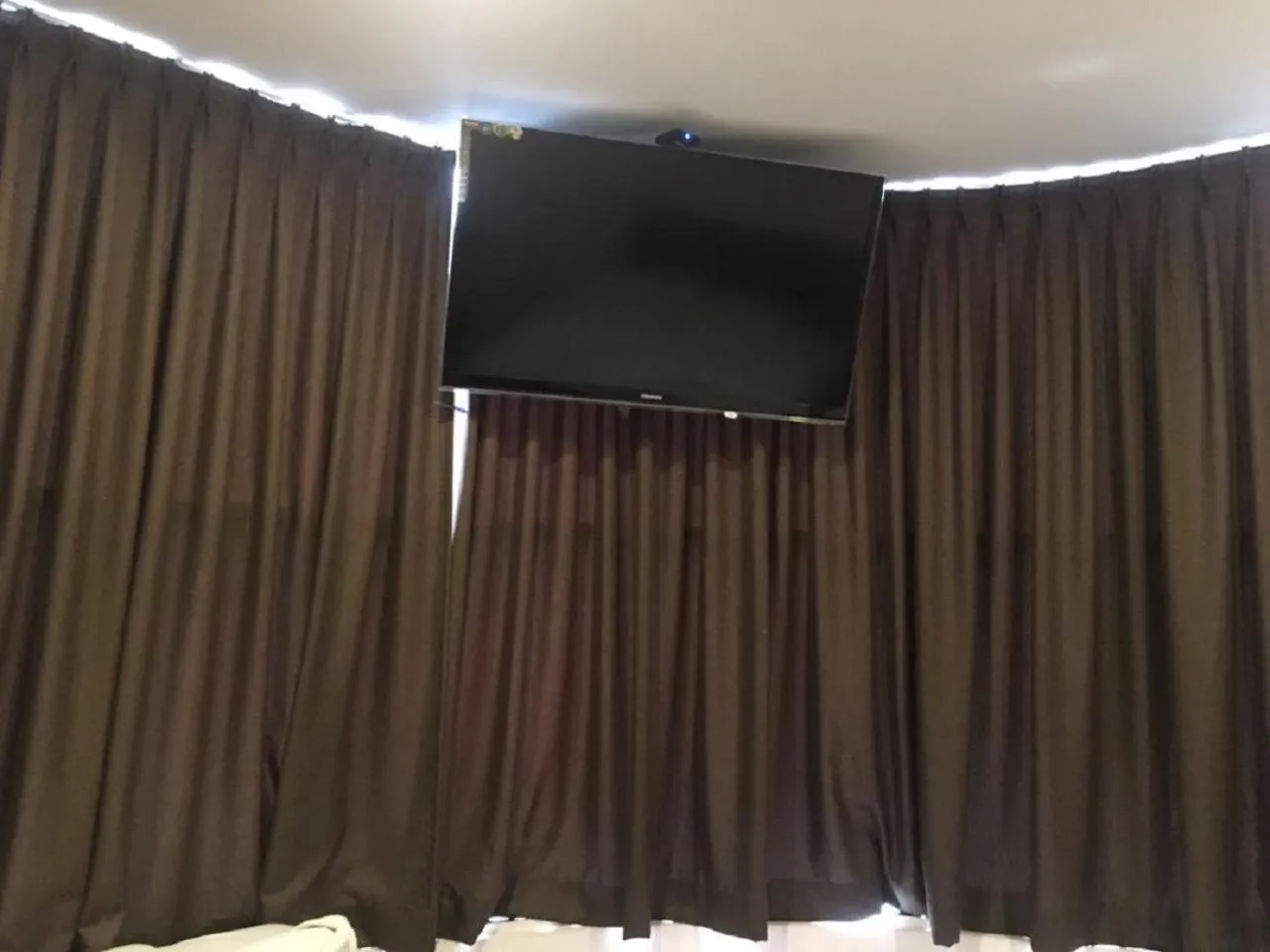 TV and multimedia in Anderson Hotel