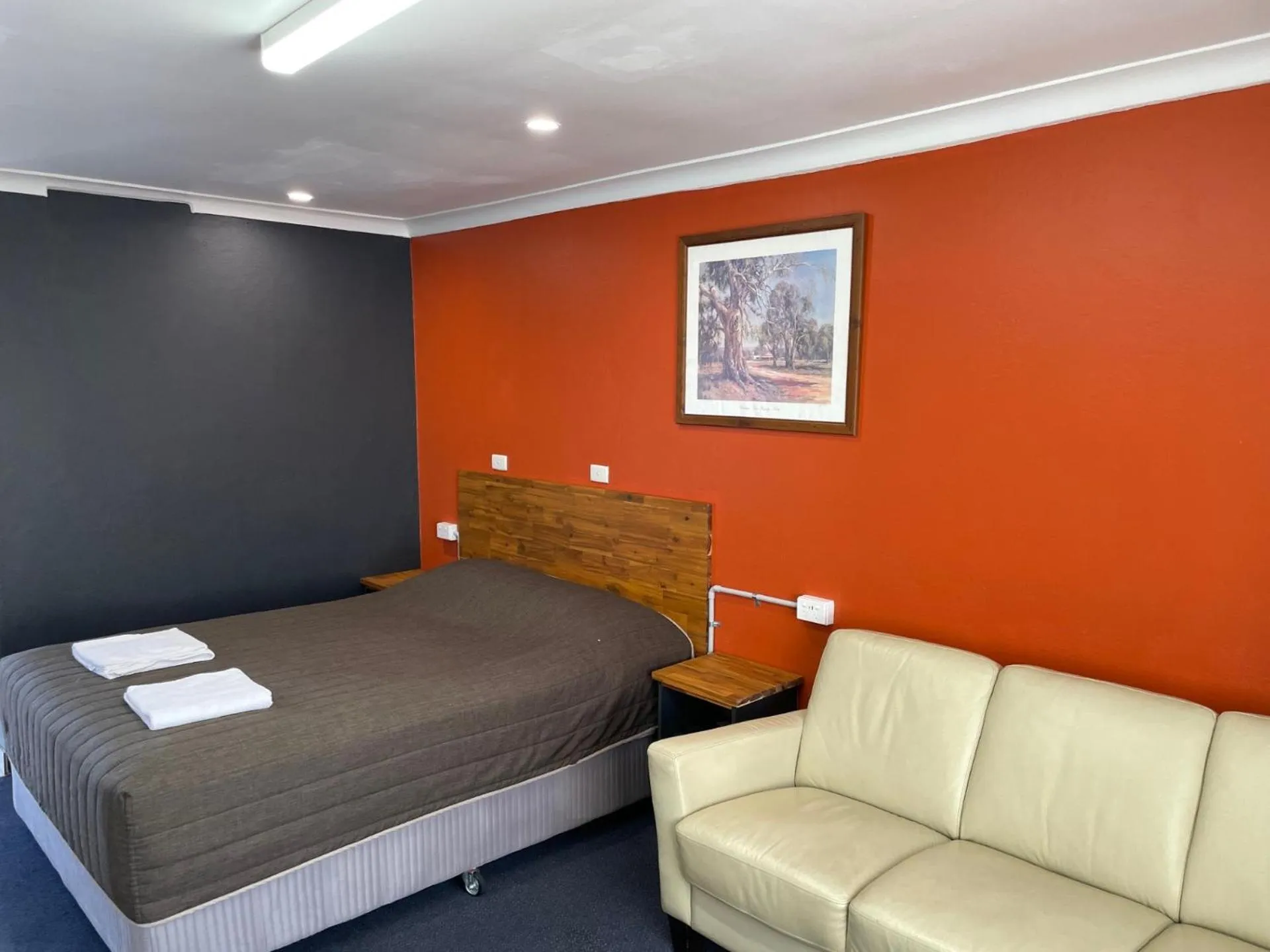 Bed in Homestead Motel