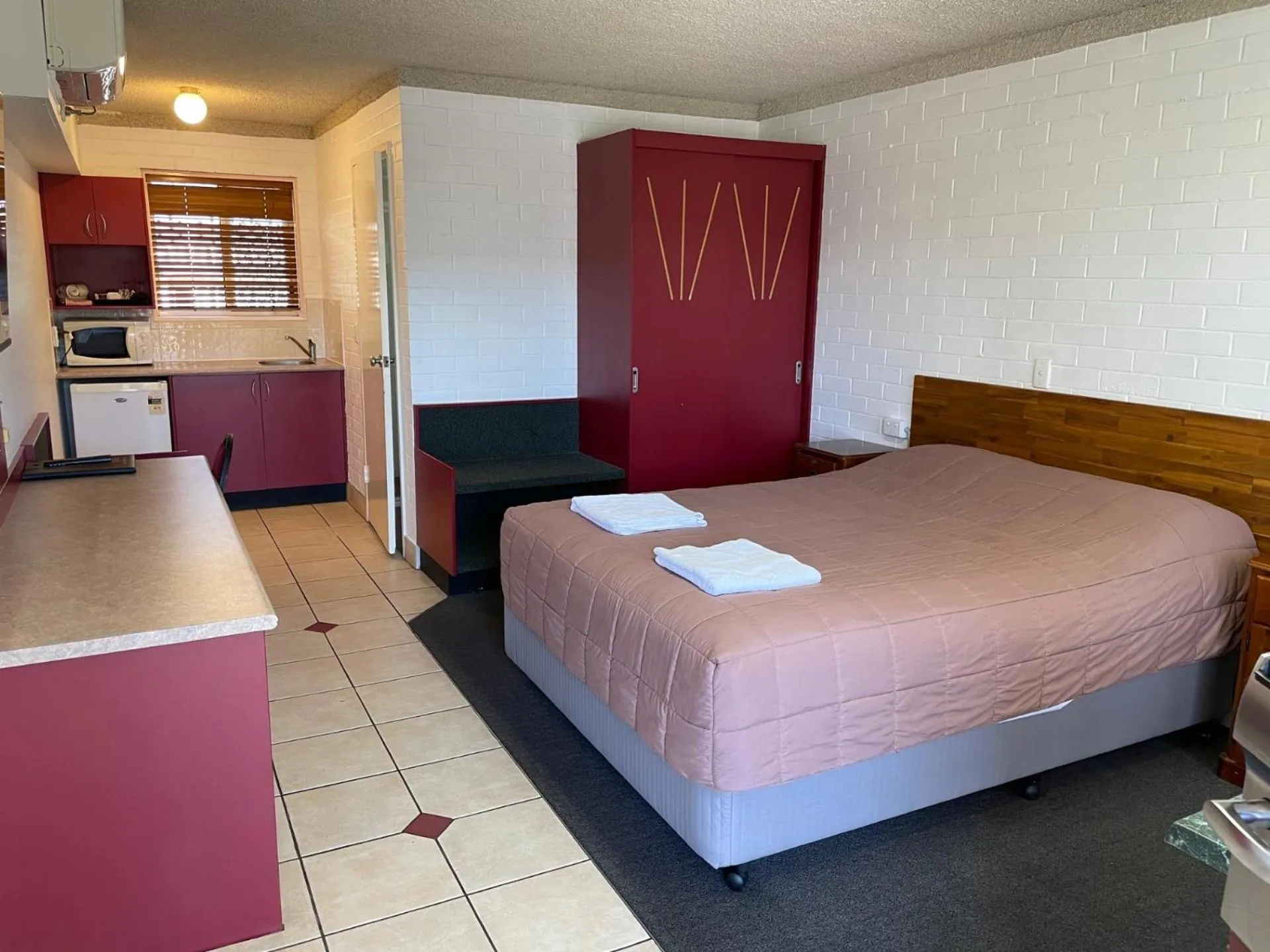 Bed in Homestead Motel