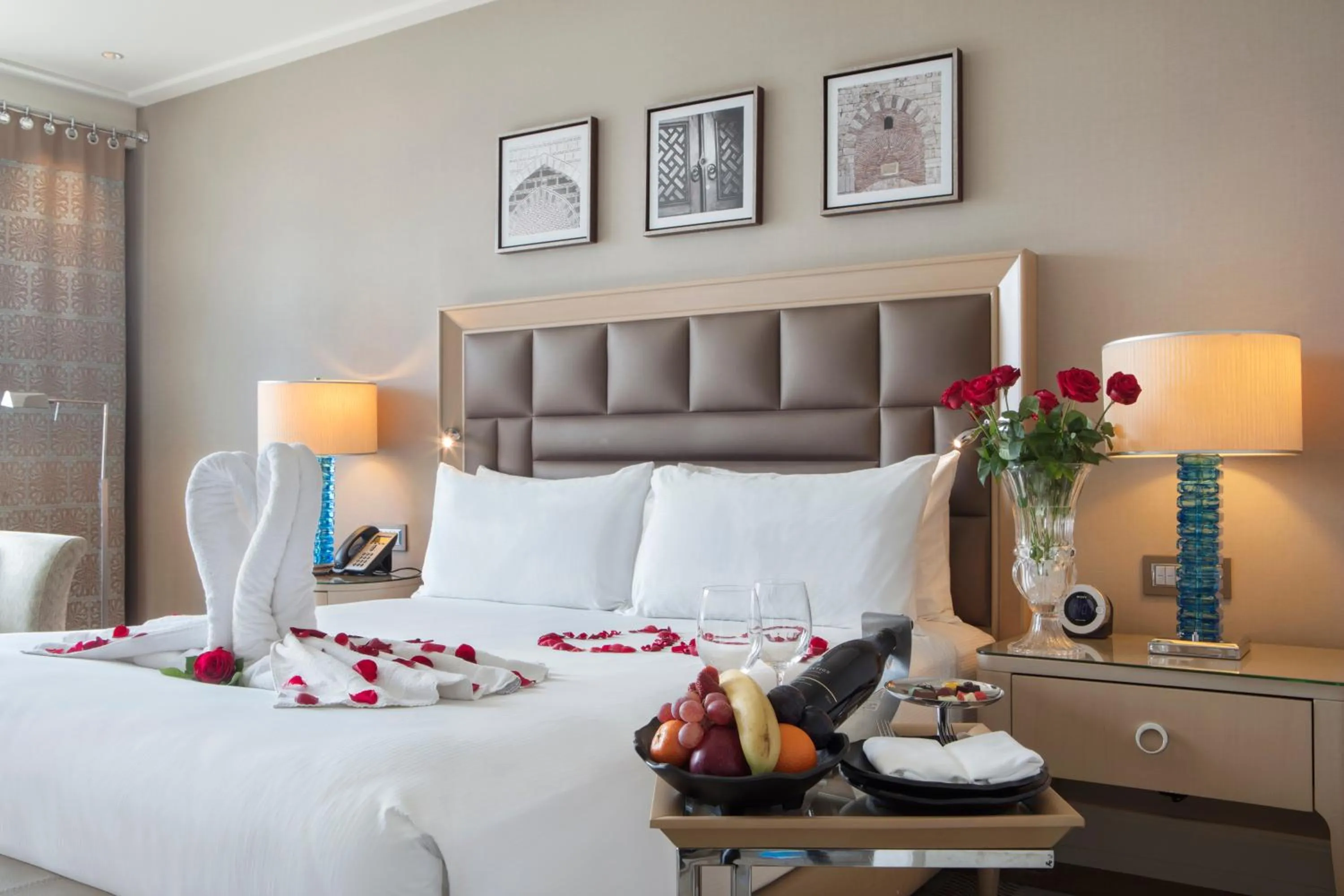 Bedroom, Bed in Hilton Bursa Convention Center & Spa