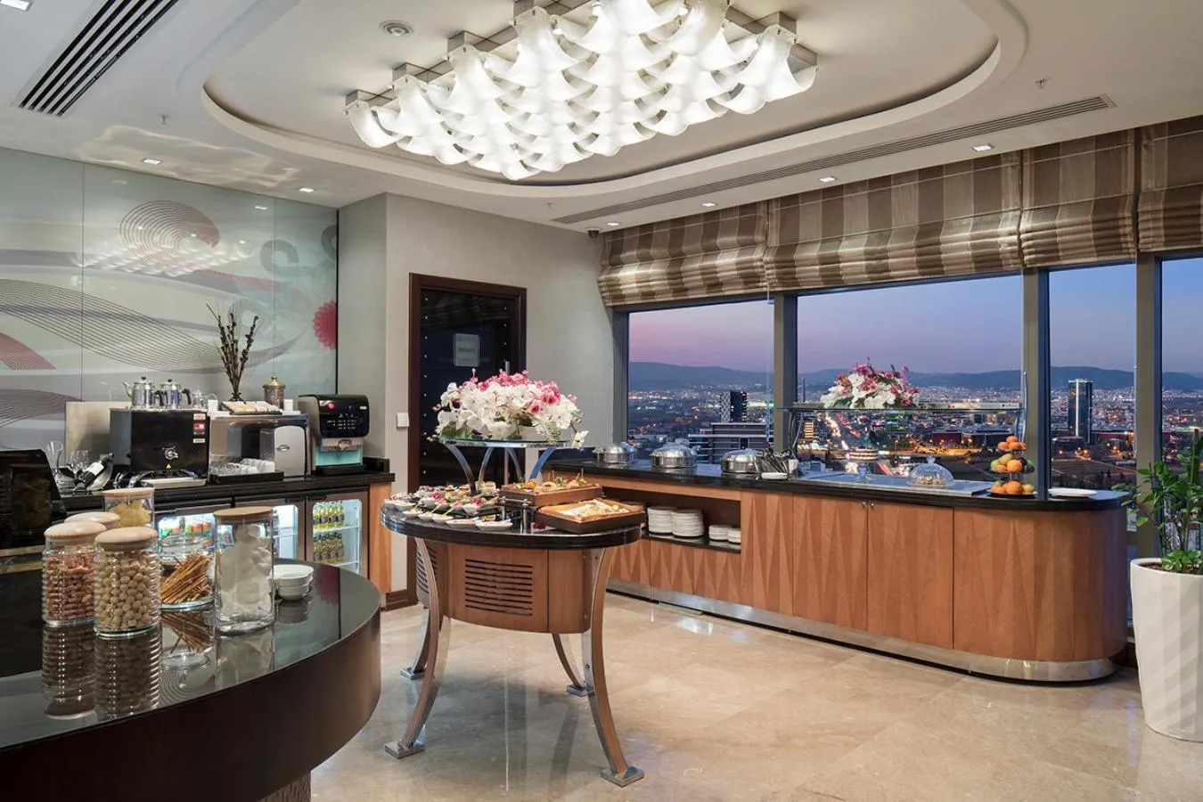 Lounge or bar in Hilton Bursa Convention Center & Spa