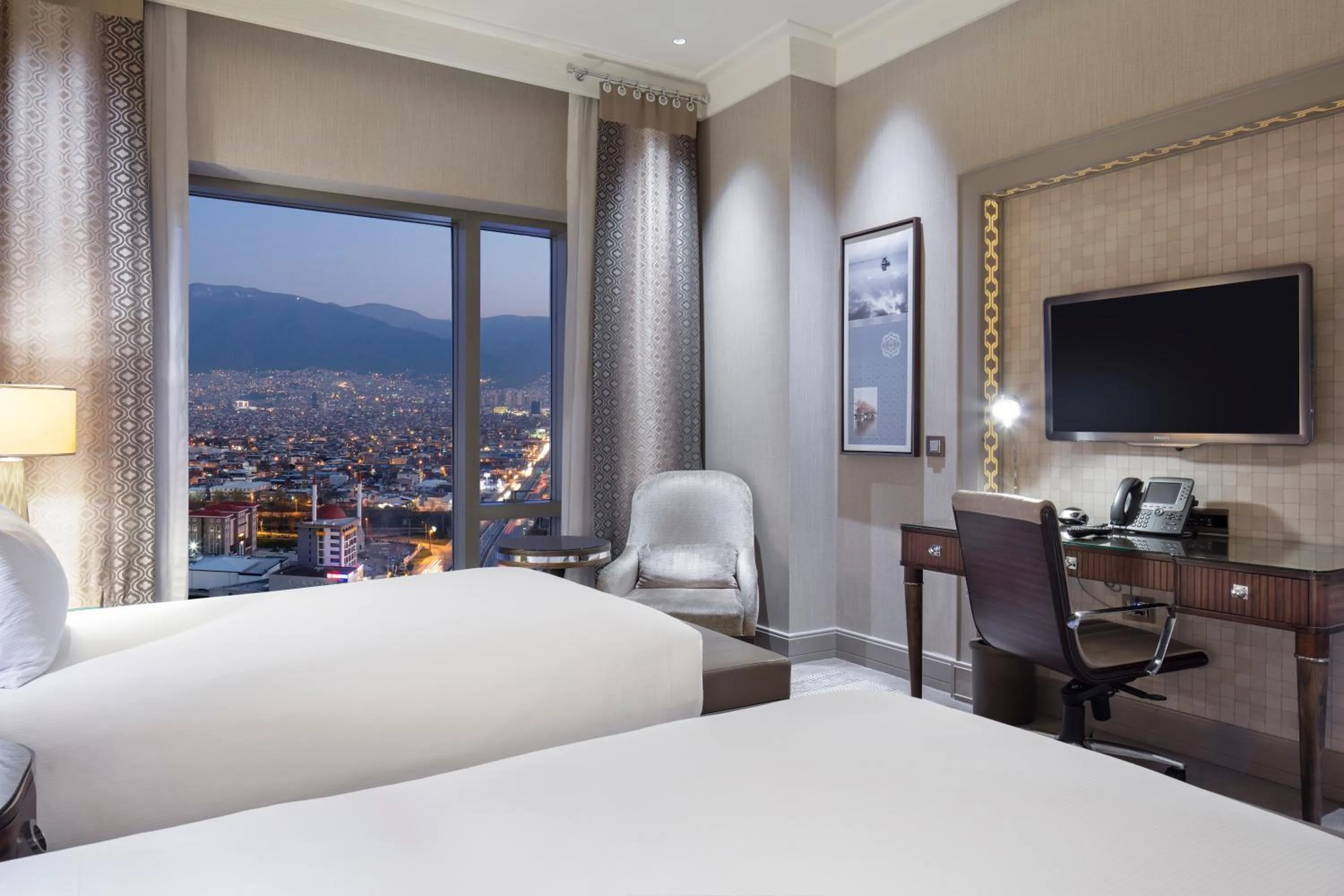 City view, Bed in Hilton Bursa Convention Center & Spa
