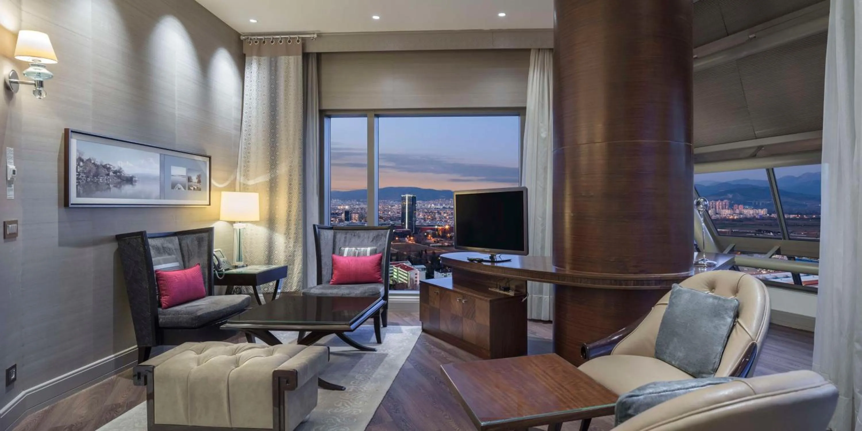 Living room in Hilton Bursa Convention Center & Spa