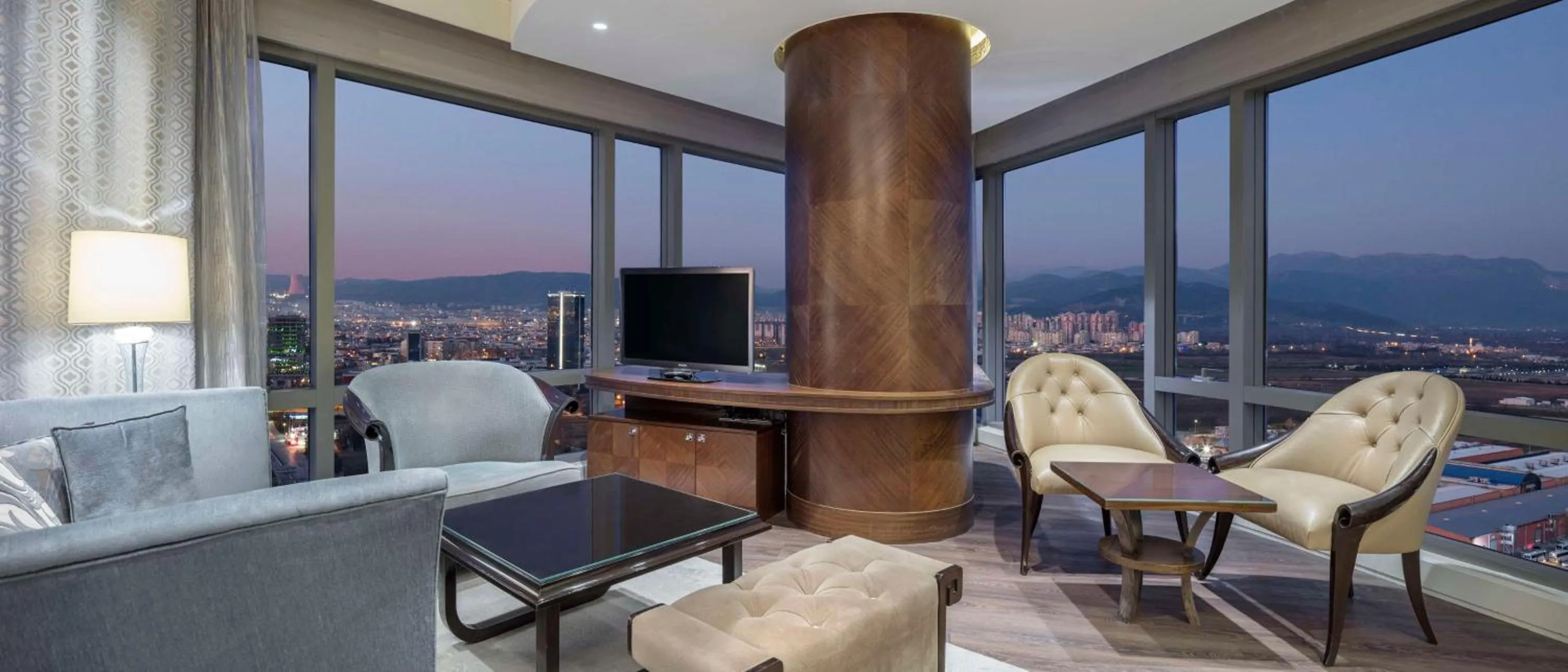 Living room in Hilton Bursa Convention Center & Spa