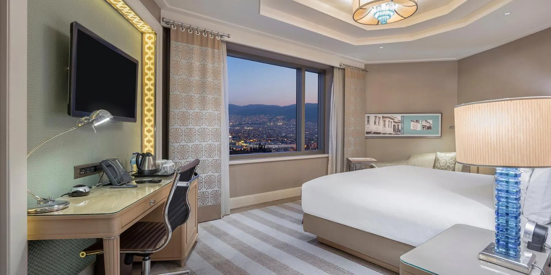 Bedroom, Bed in Hilton Bursa Convention Center & Spa