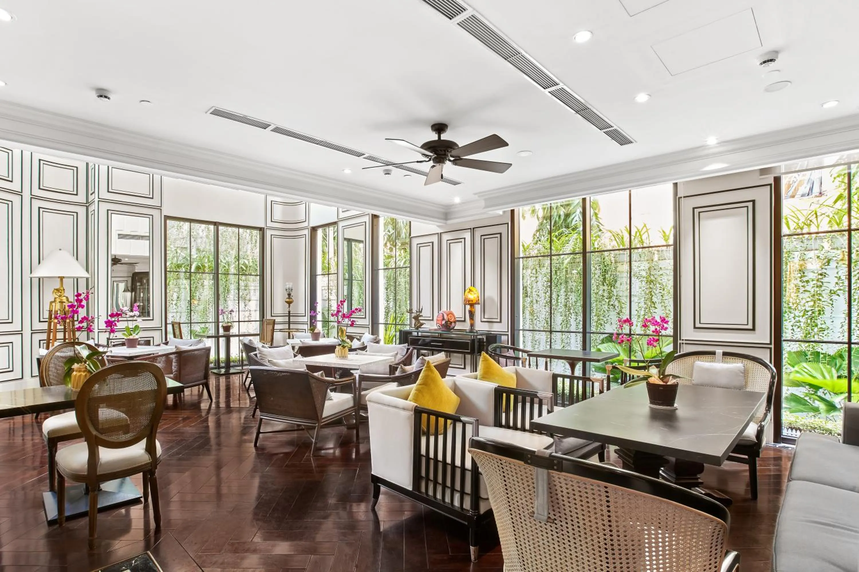 Restaurant/places to eat in Bach Suites Saigon, a Member of Design Hotels