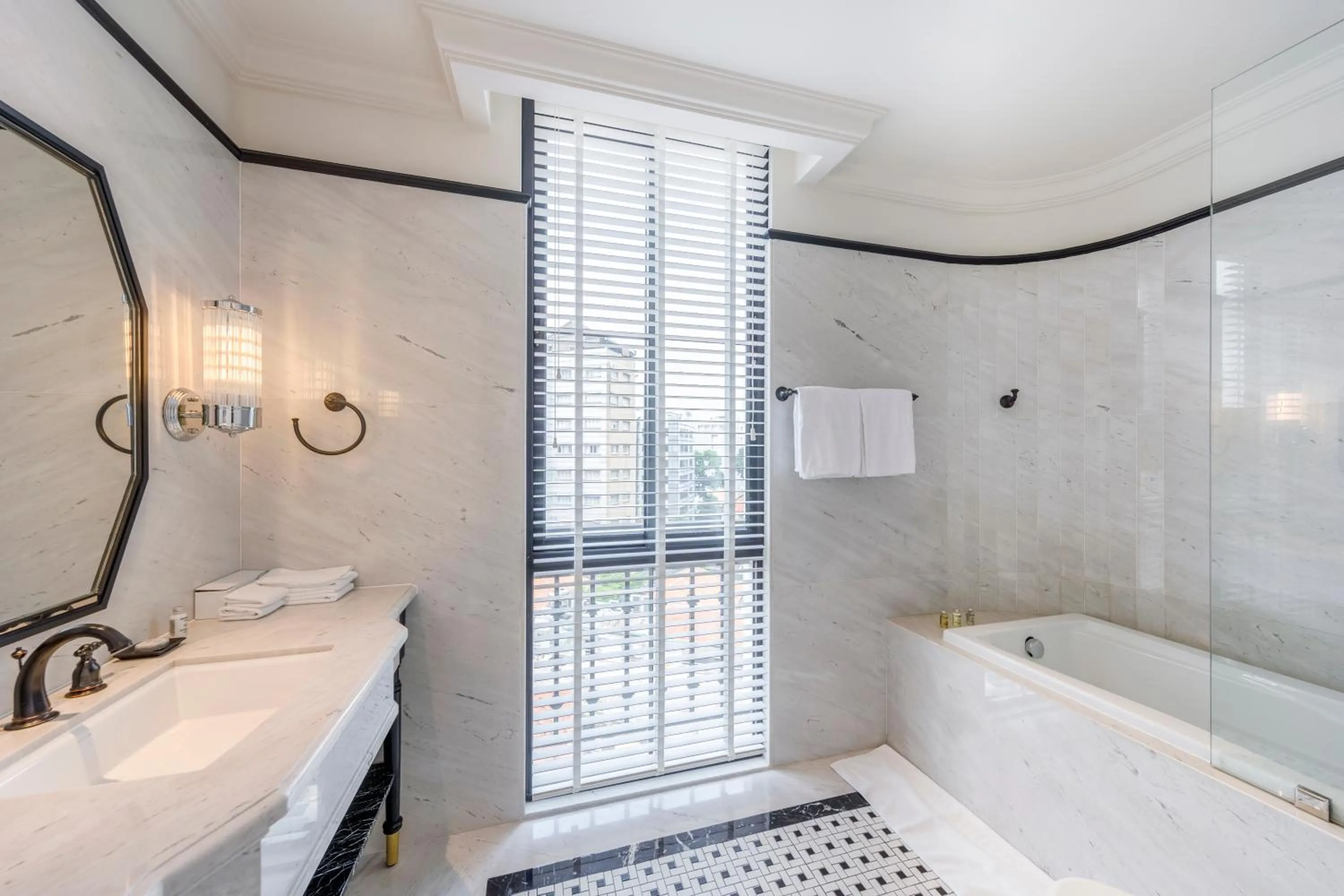 Shower in Bach Suites Saigon, a Member of Design Hotels