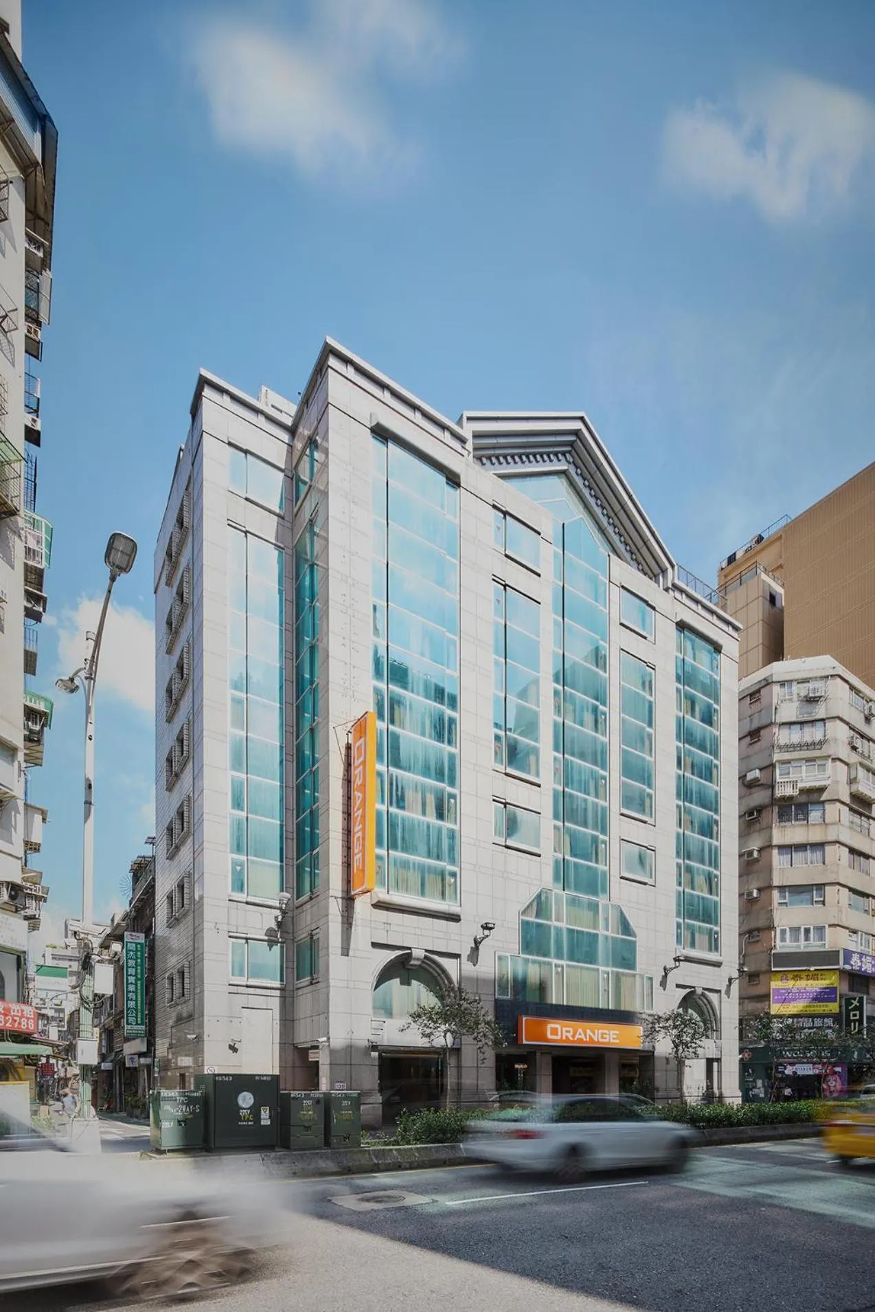 Property building in Orange Hotel - Linsen, Taipei