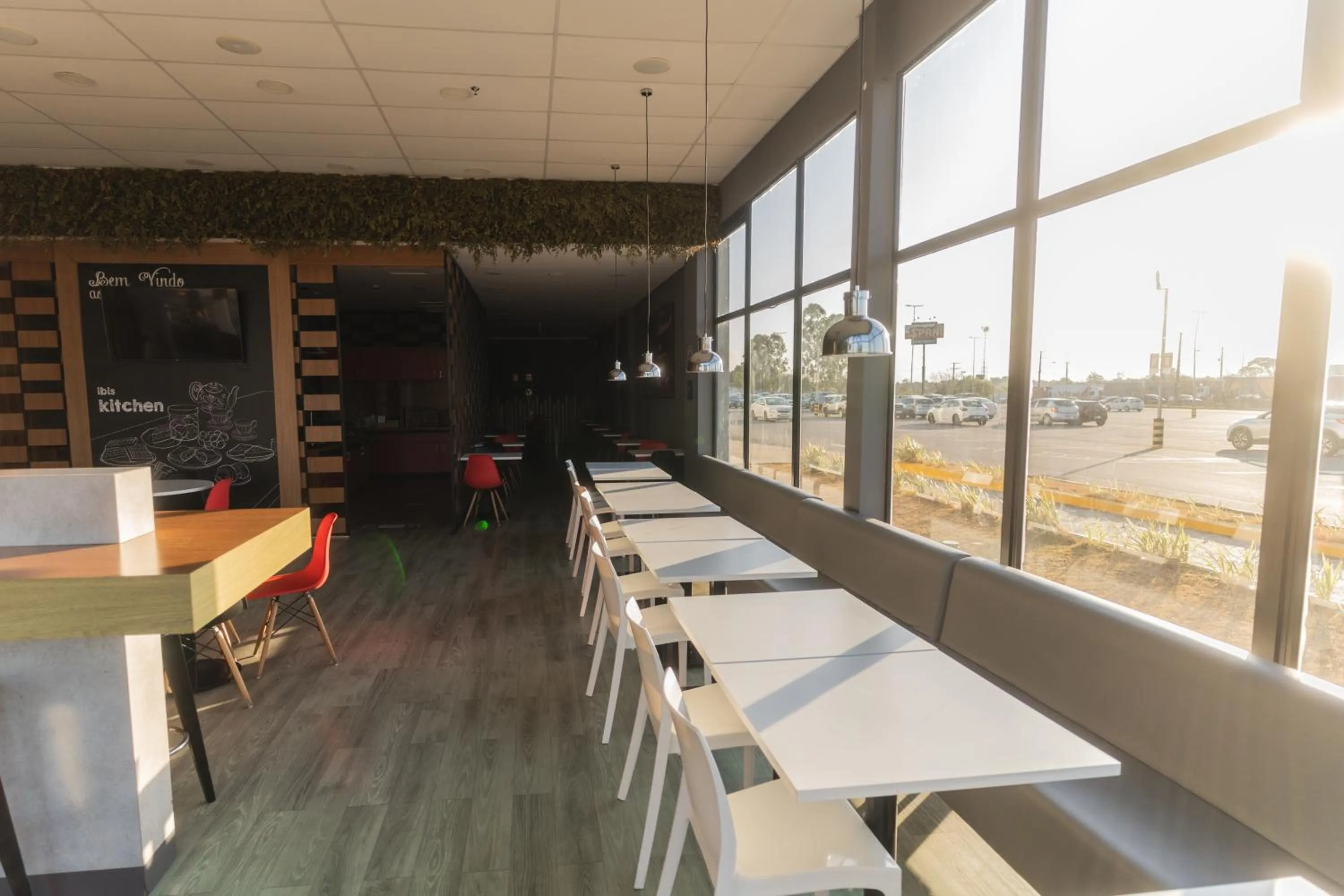 Restaurant/places to eat in Ibis Lorena - Circuito da Fé