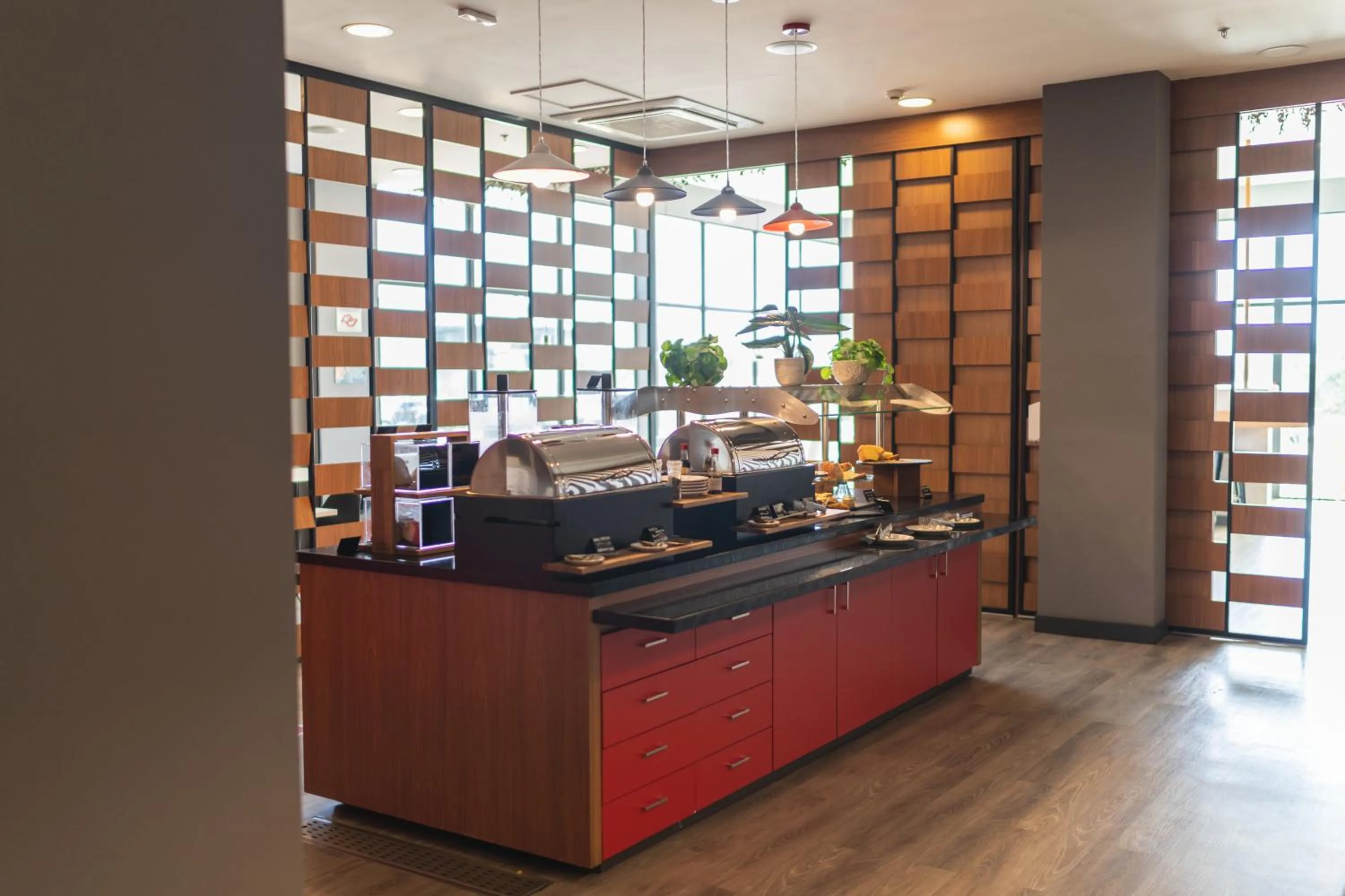 Food and drinks in Ibis Lorena - Circuito da Fé