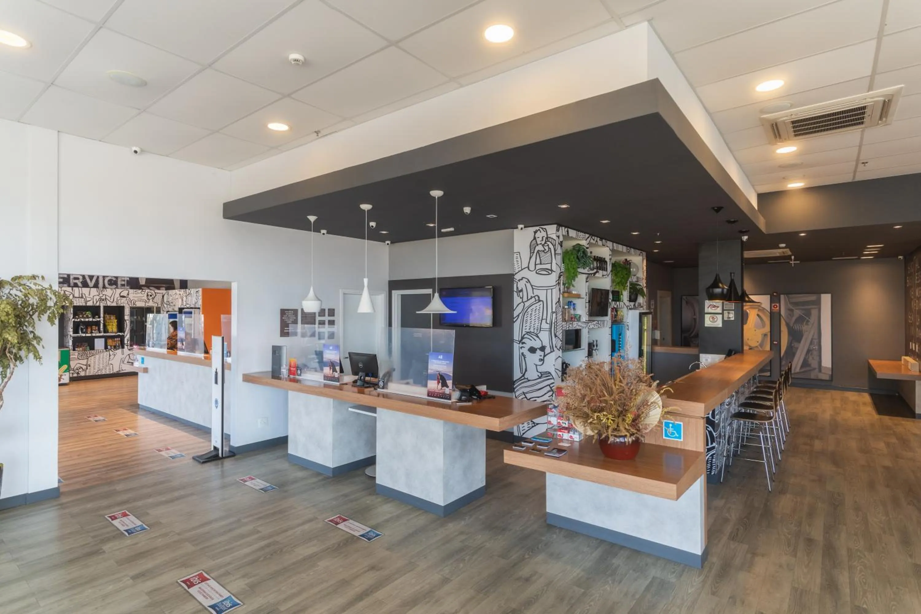 Lobby or reception in Ibis Lorena - Circuito da Fé