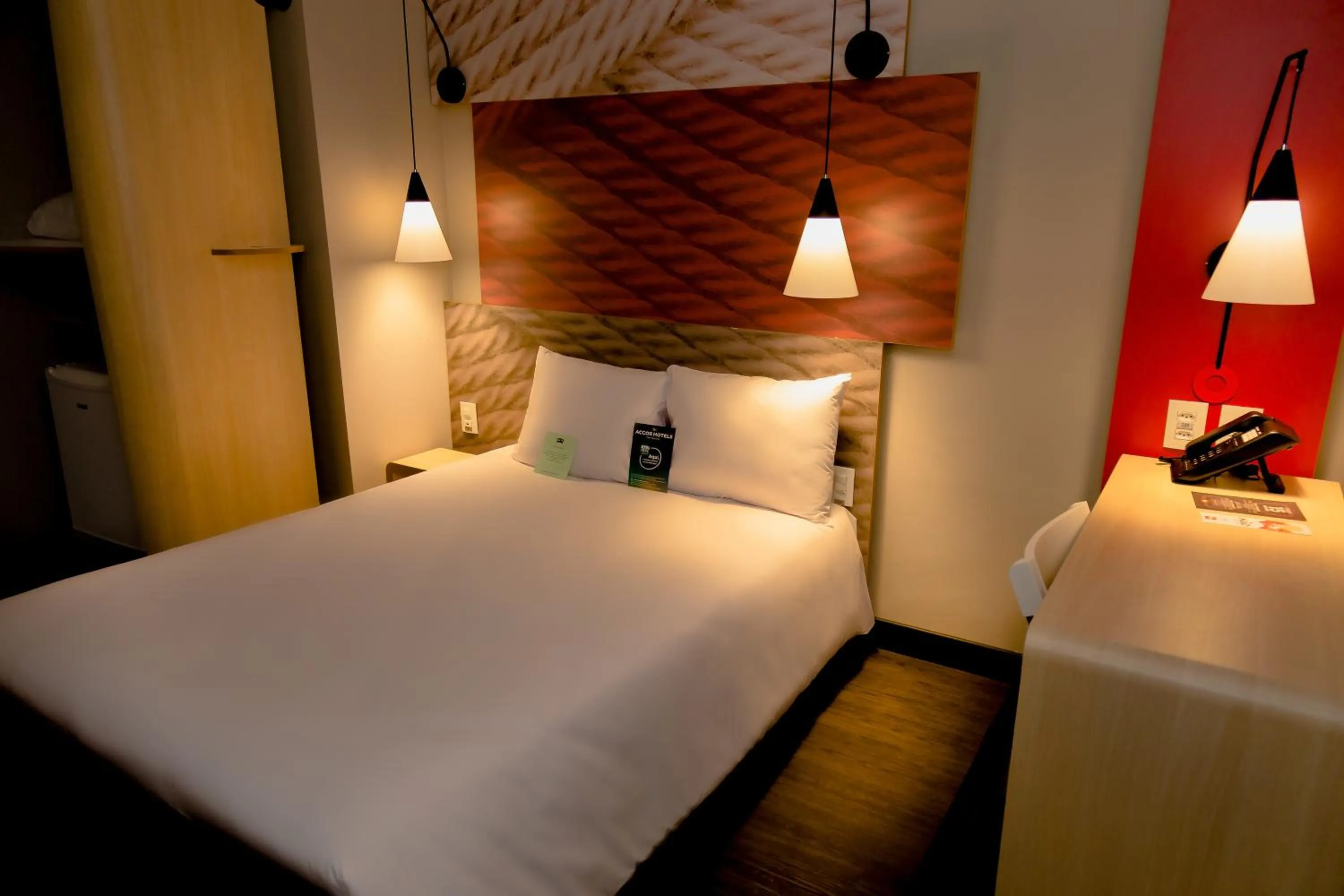 Bed in Ibis Lorena - Circuito da Fé