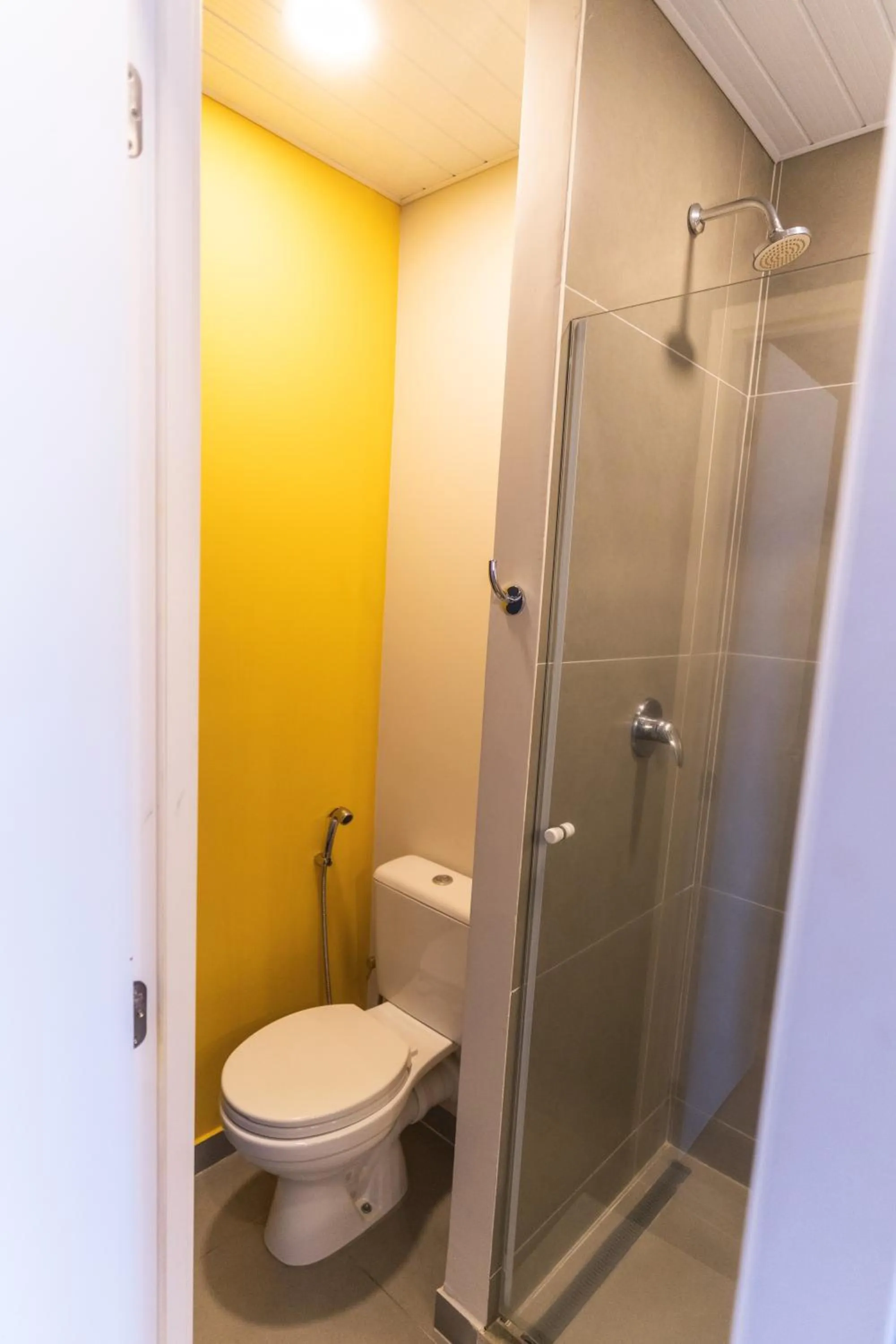 Bathroom in Ibis Budget Lorena - Circuito da Fé