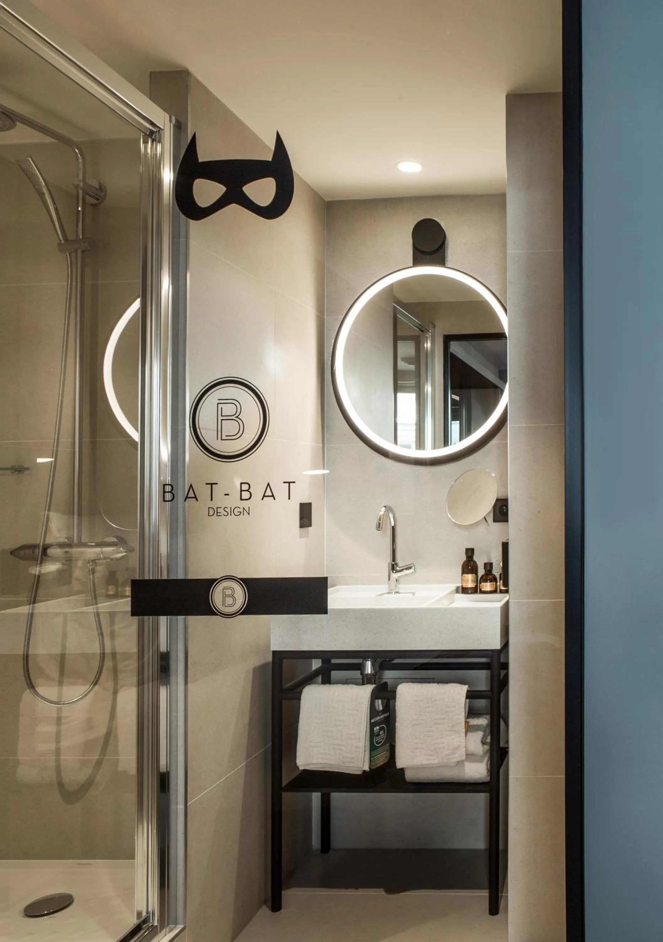 Bathroom in Mercure Paris 17 Batignolles