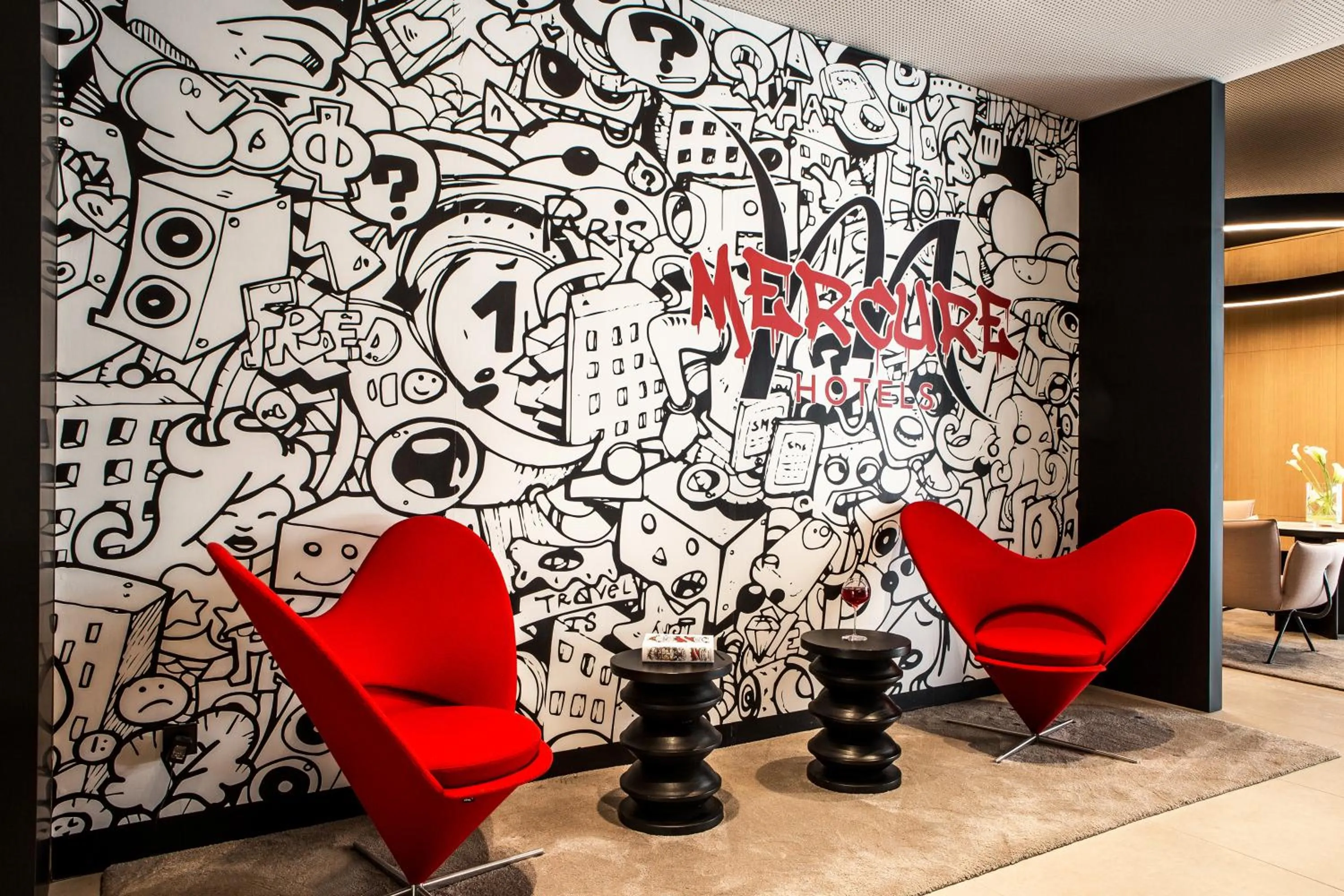 Lobby or reception in Mercure Paris 17 Batignolles