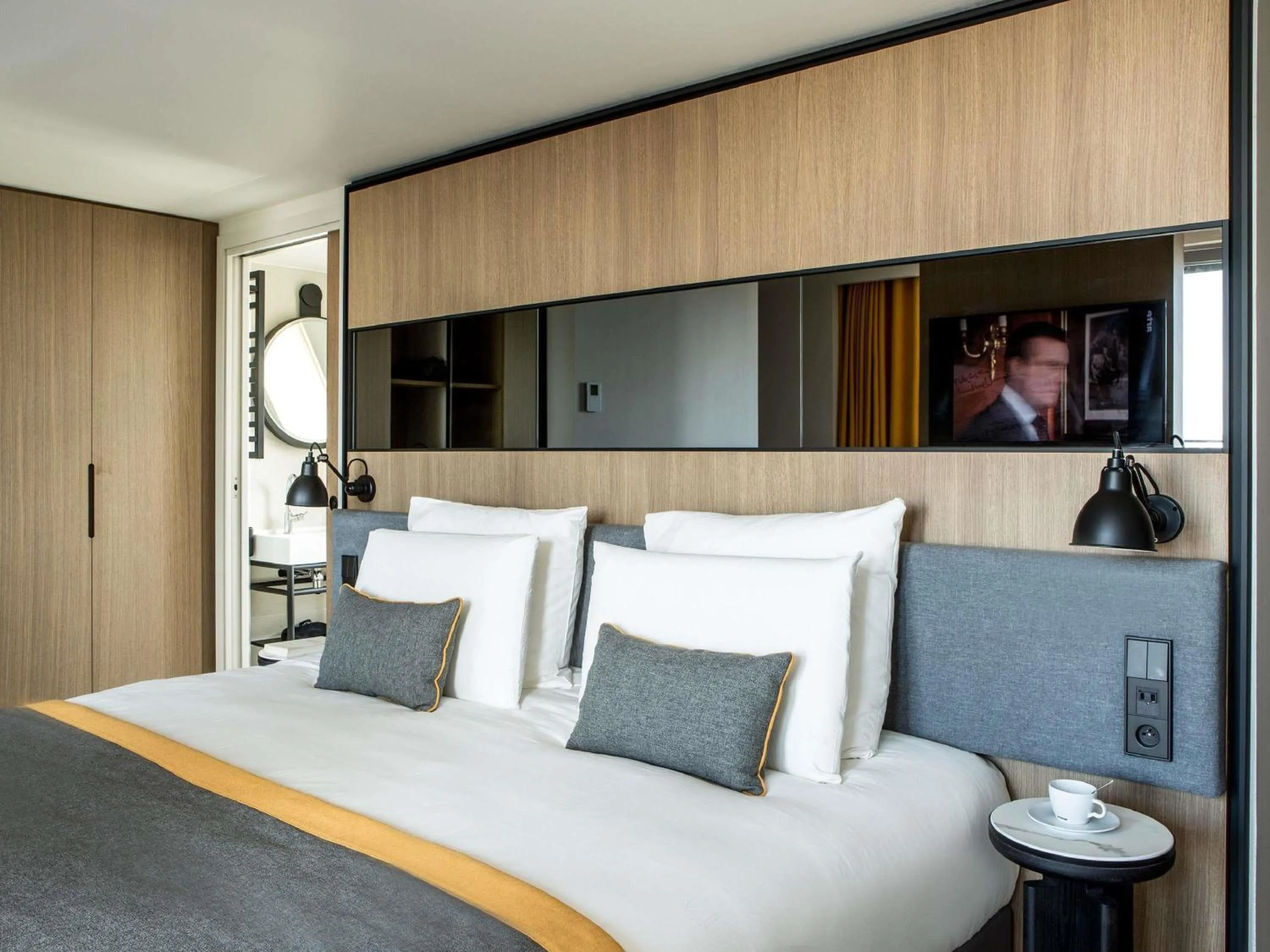 Bedroom, Bed in Mercure Paris 17 Batignolles