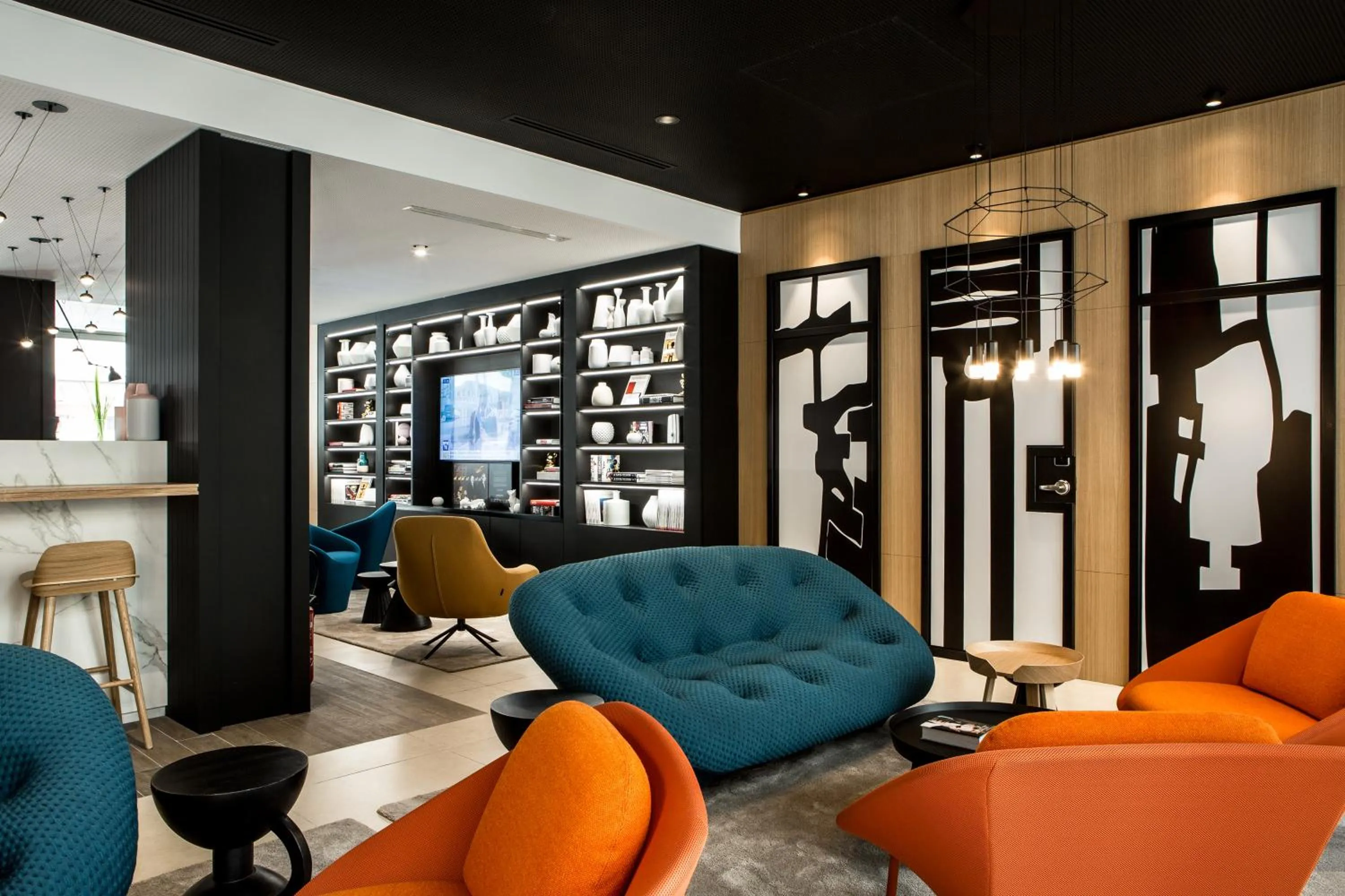 Communal lounge/ TV room in Mercure Paris 17 Batignolles
