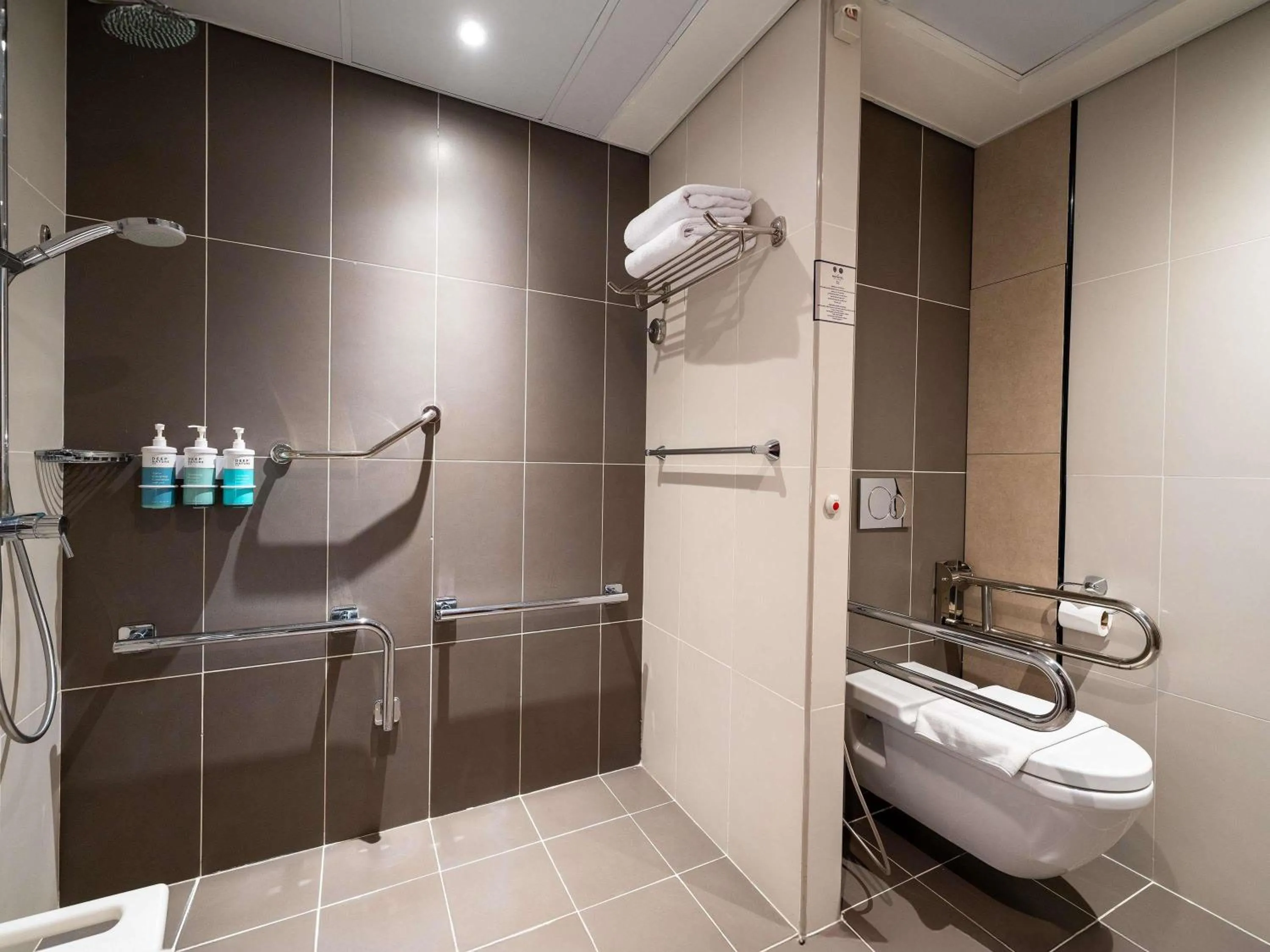 Bedroom in Novotel Jazan