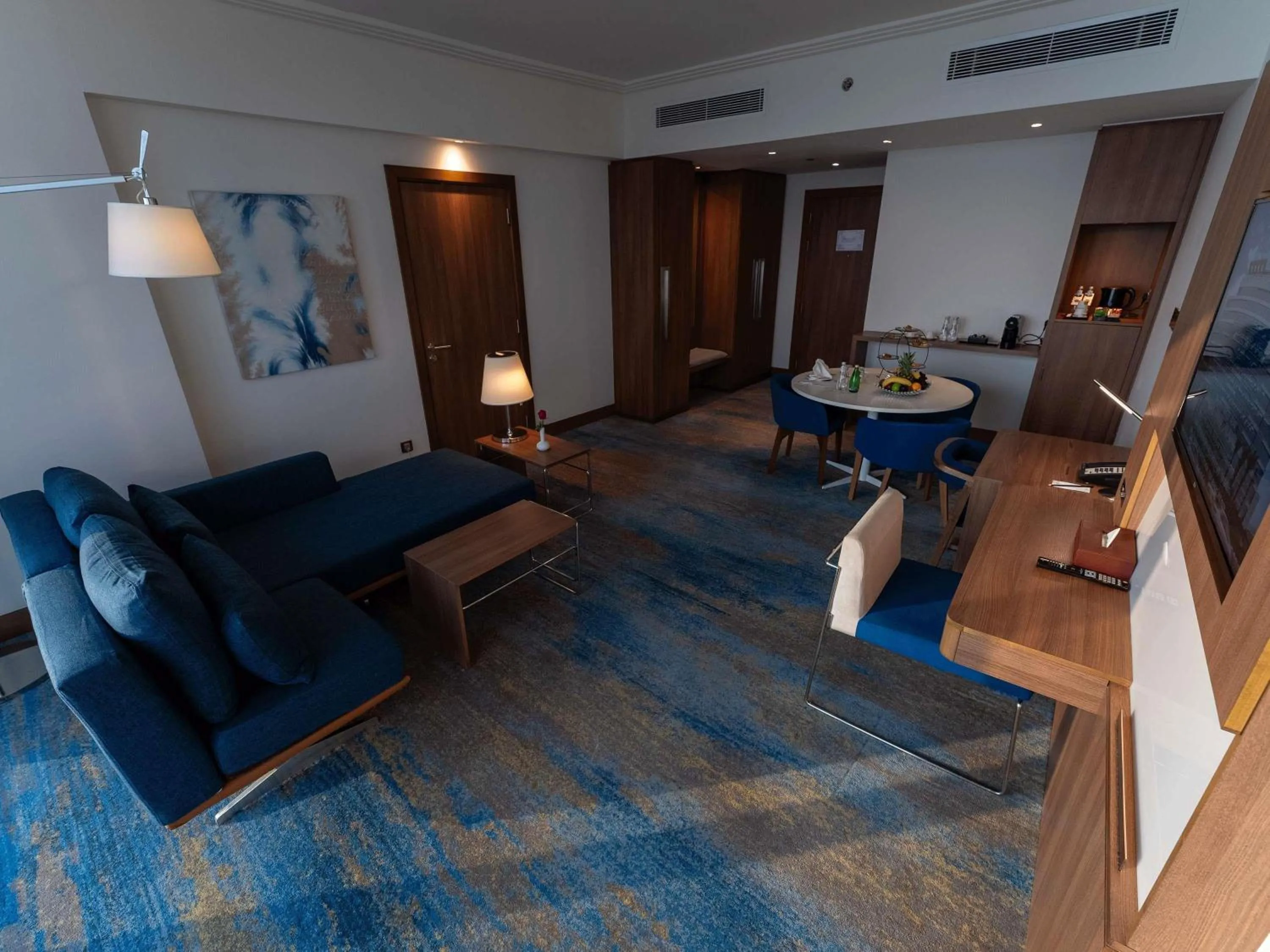 Photo of the whole room in Novotel Jazan