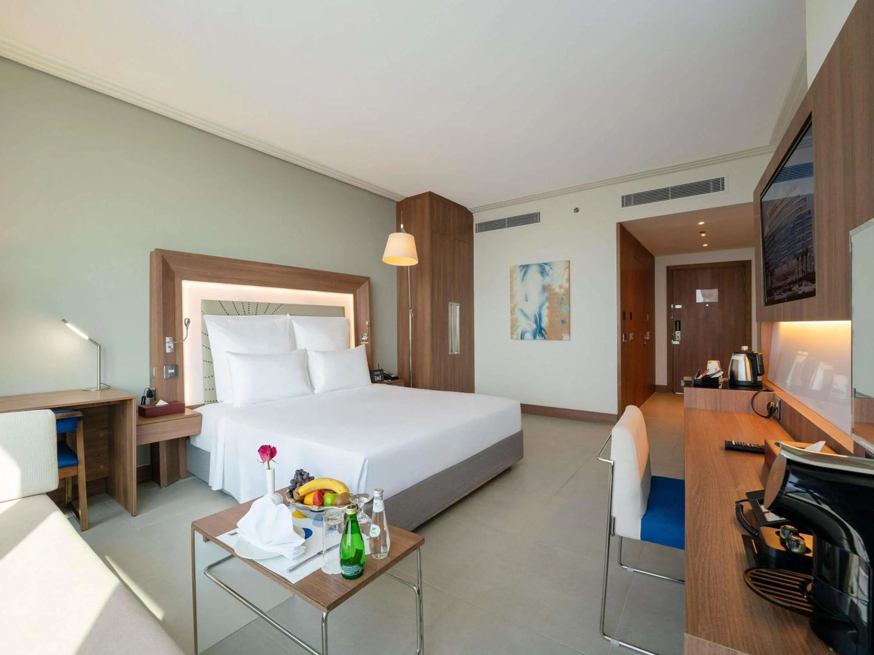 Bedroom, Bed in Novotel Jazan