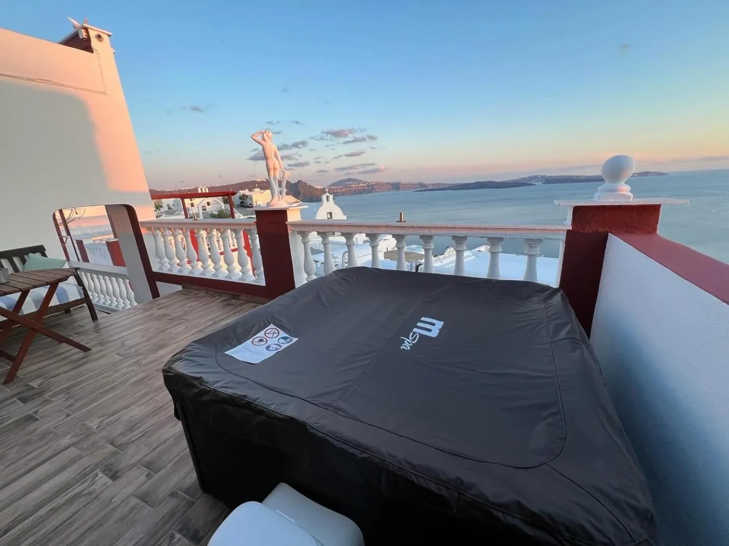Patio in Maryloujohn Villas Oia