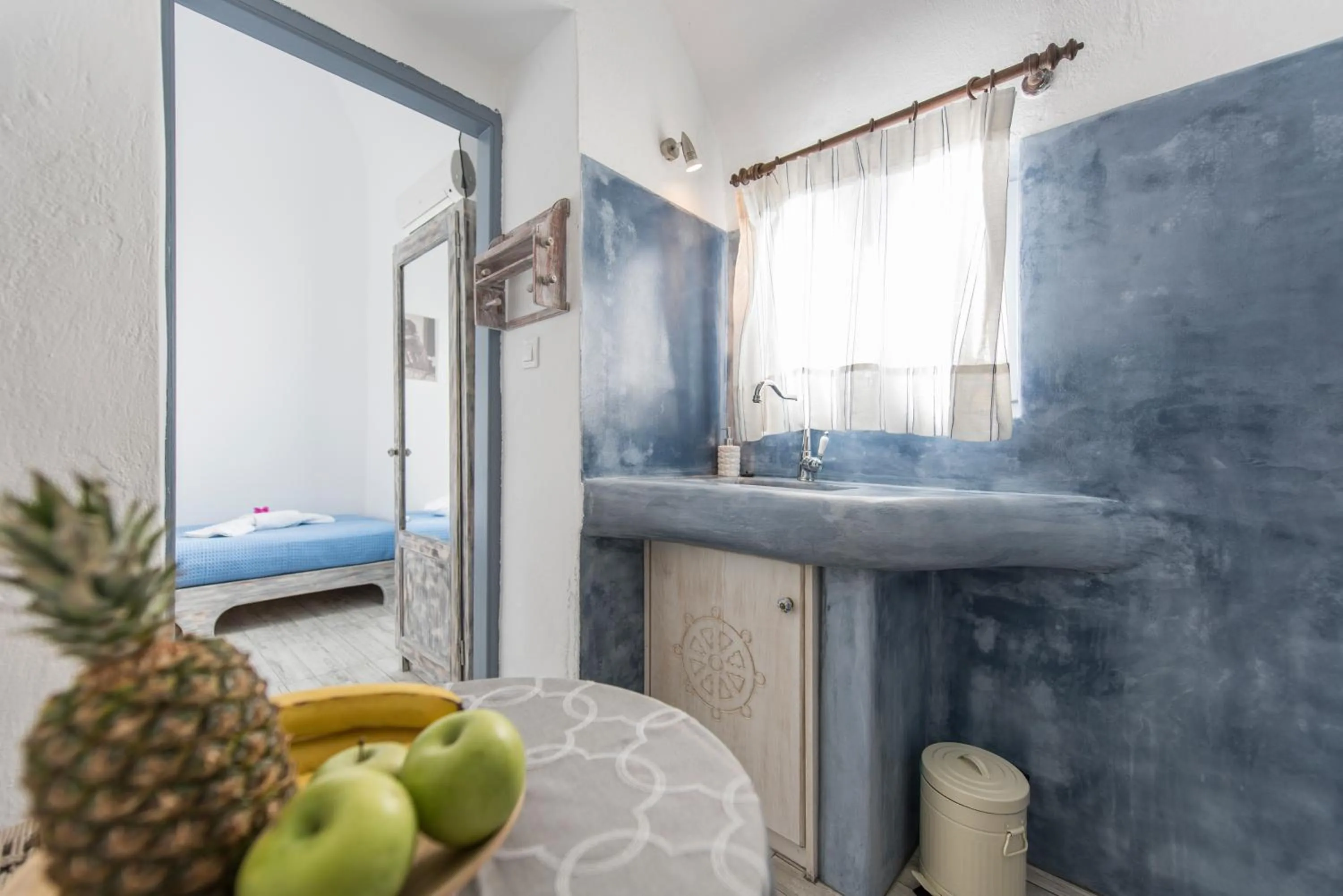 Kitchen or kitchenette, Bed in Maryloujohn Villas Oia