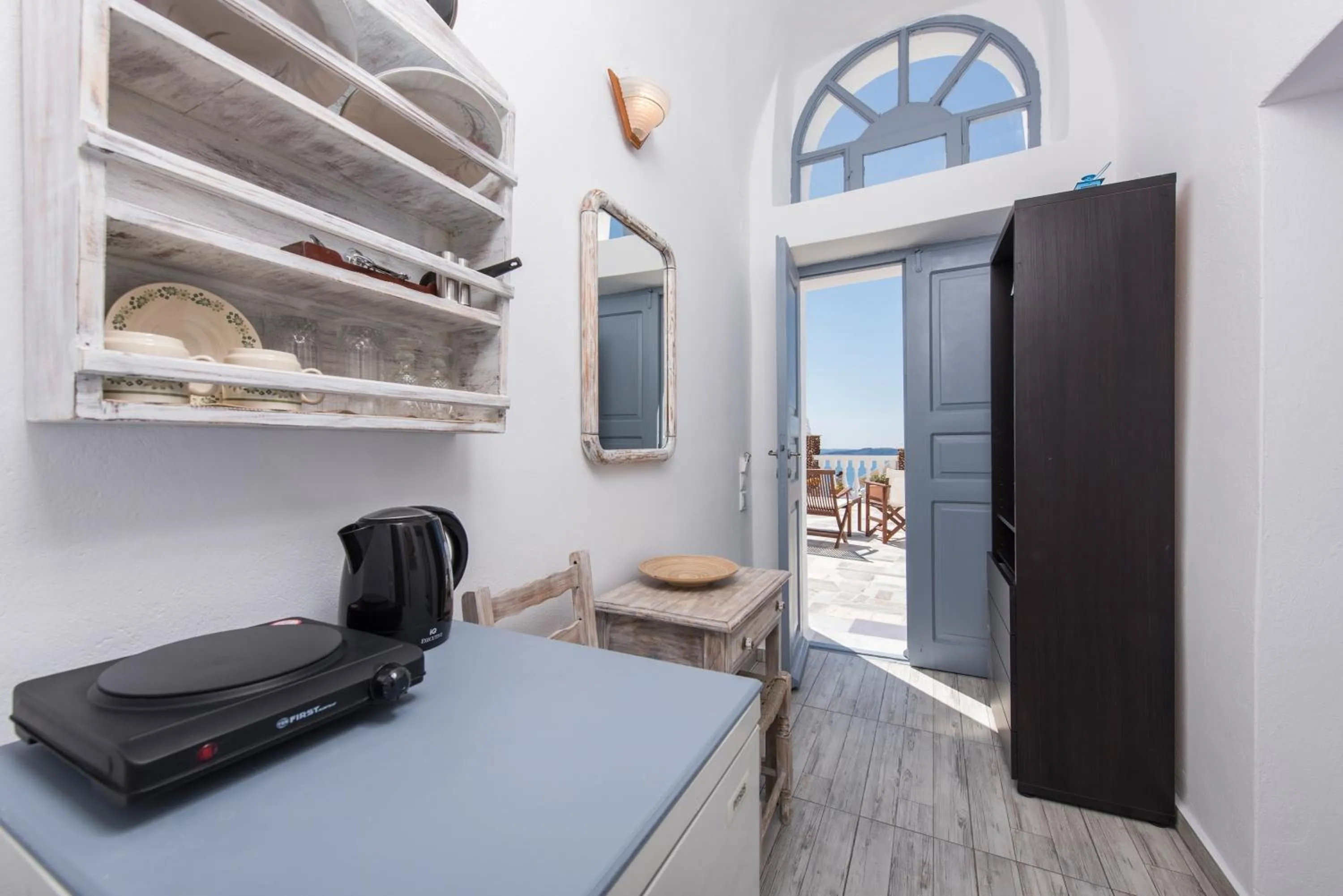 Kitchen or kitchenette in Maryloujohn Villas Oia