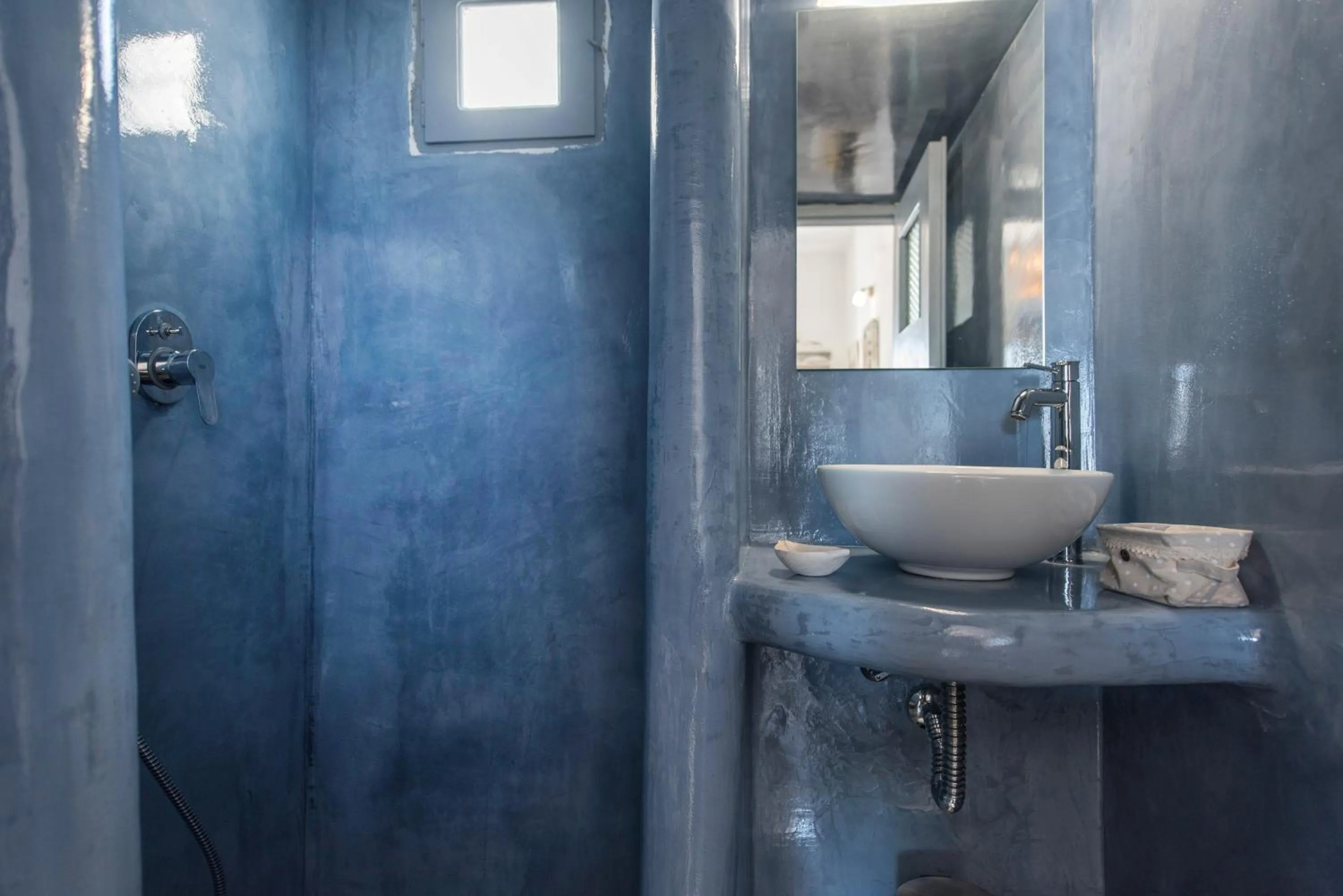 Bathroom in Maryloujohn Villas Oia