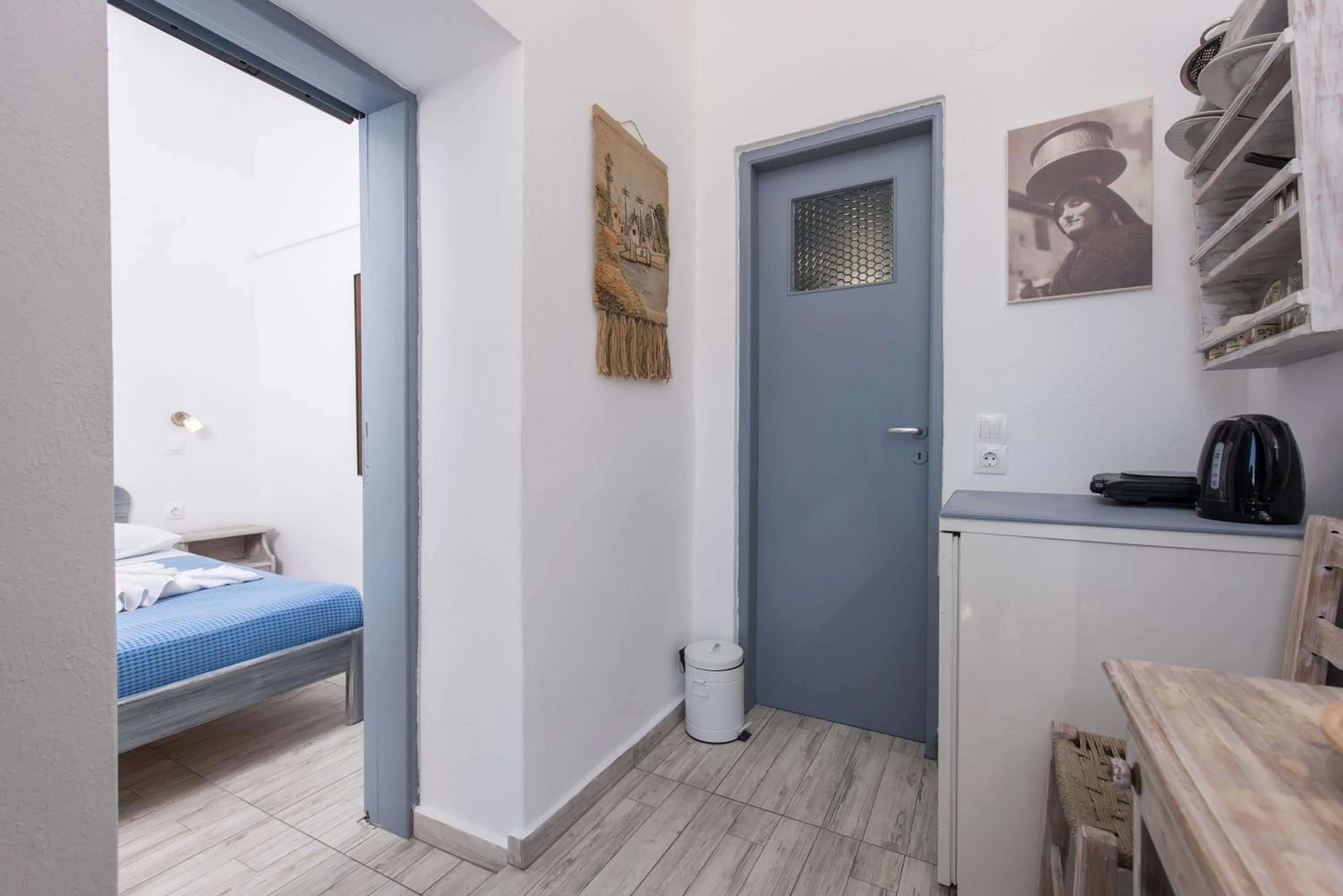 Coffee/tea facilities, Bed in Maryloujohn Villas Oia