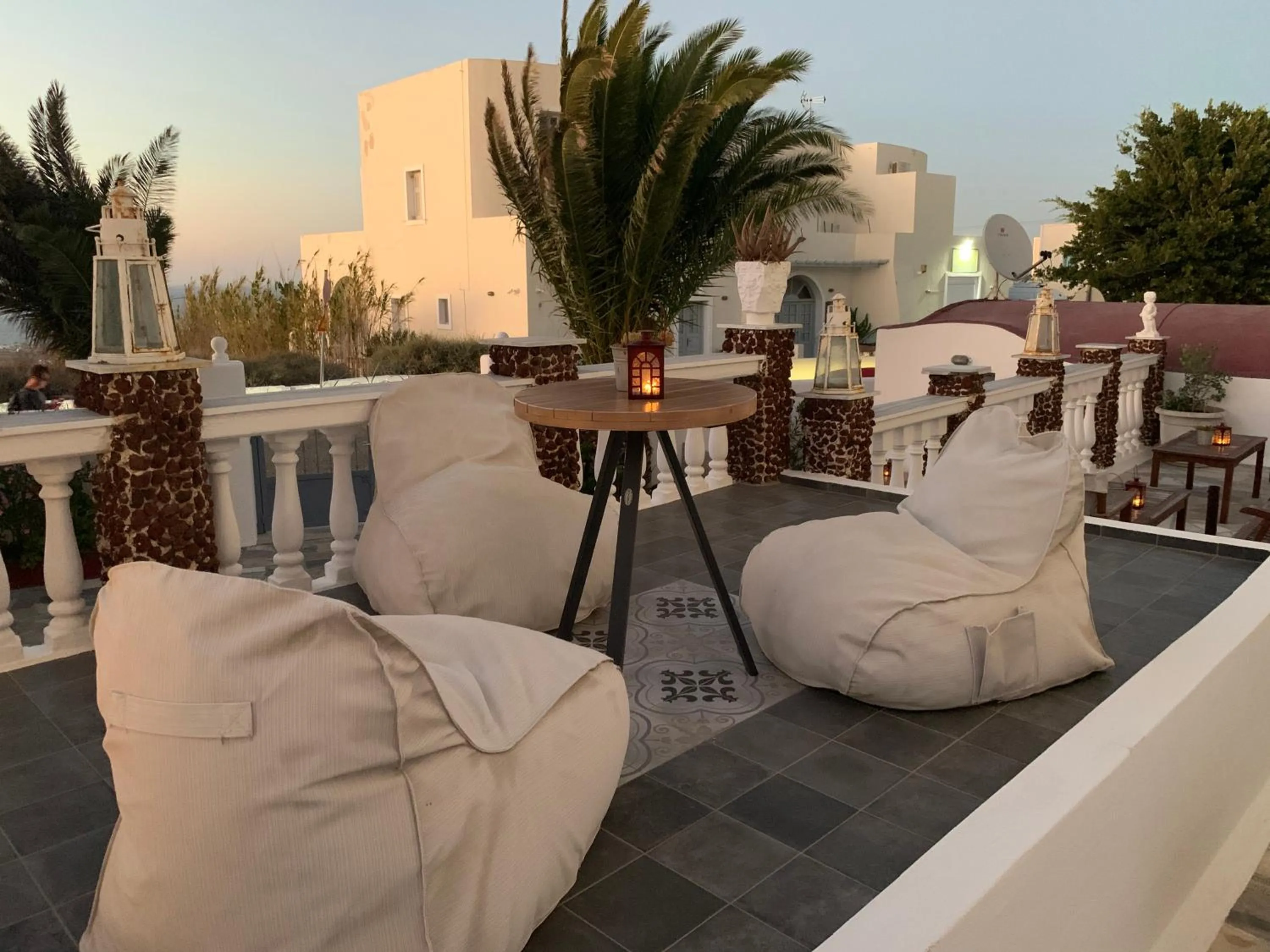 Patio in Maryloujohn Villas Oia