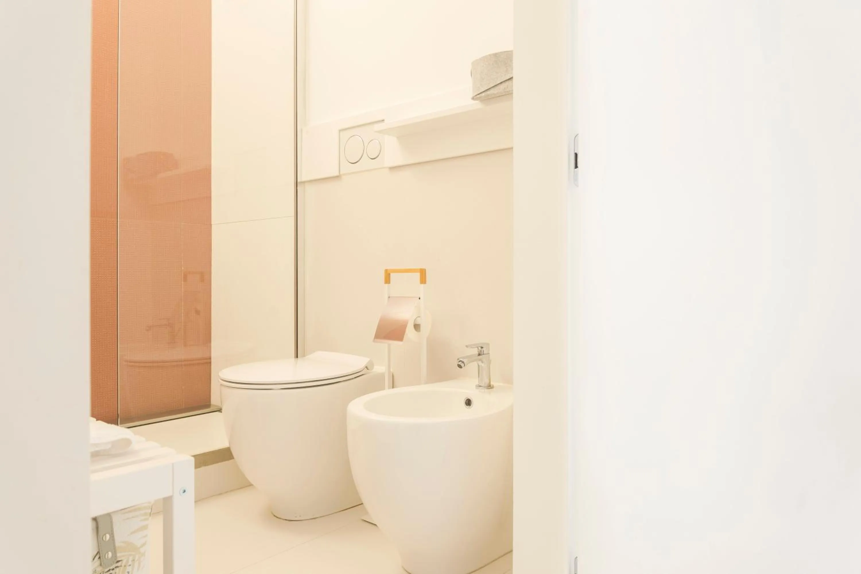 Bathroom in Heart Milan Apartments Duomo Colonne