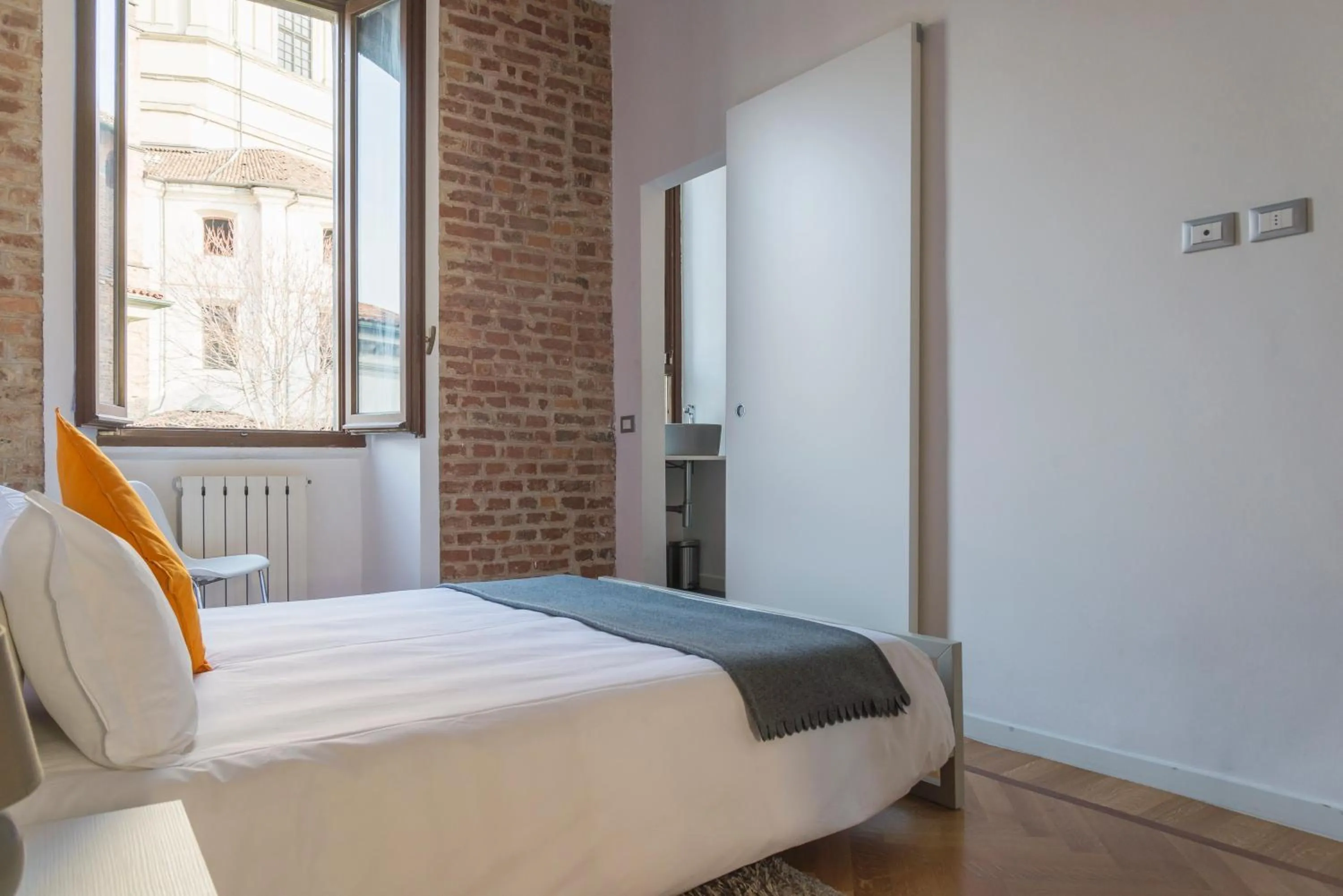 Bedroom, Bed in Heart Milan Apartments Duomo Colonne