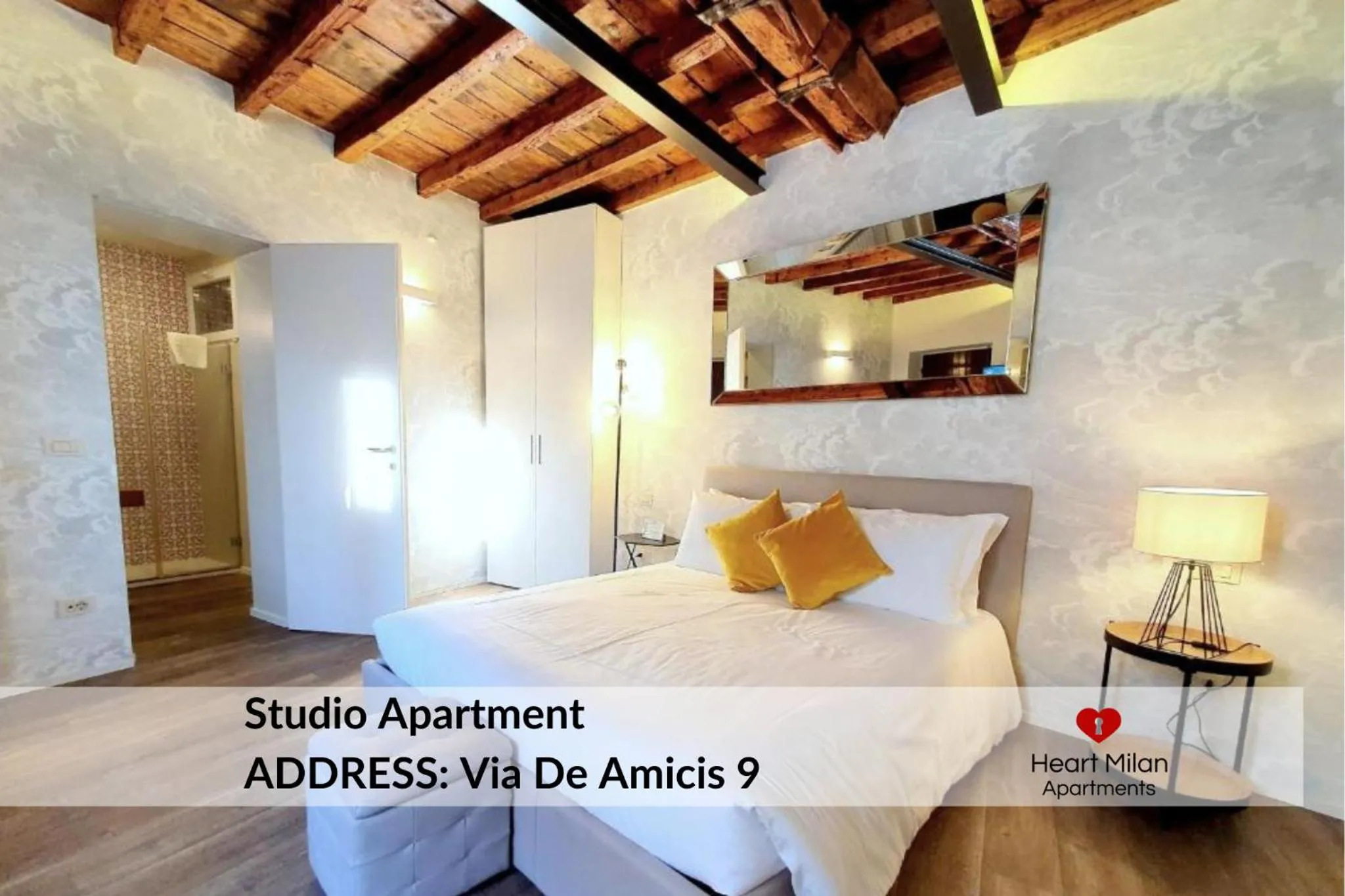 Bed in Heart Milan Apartments Duomo Colonne