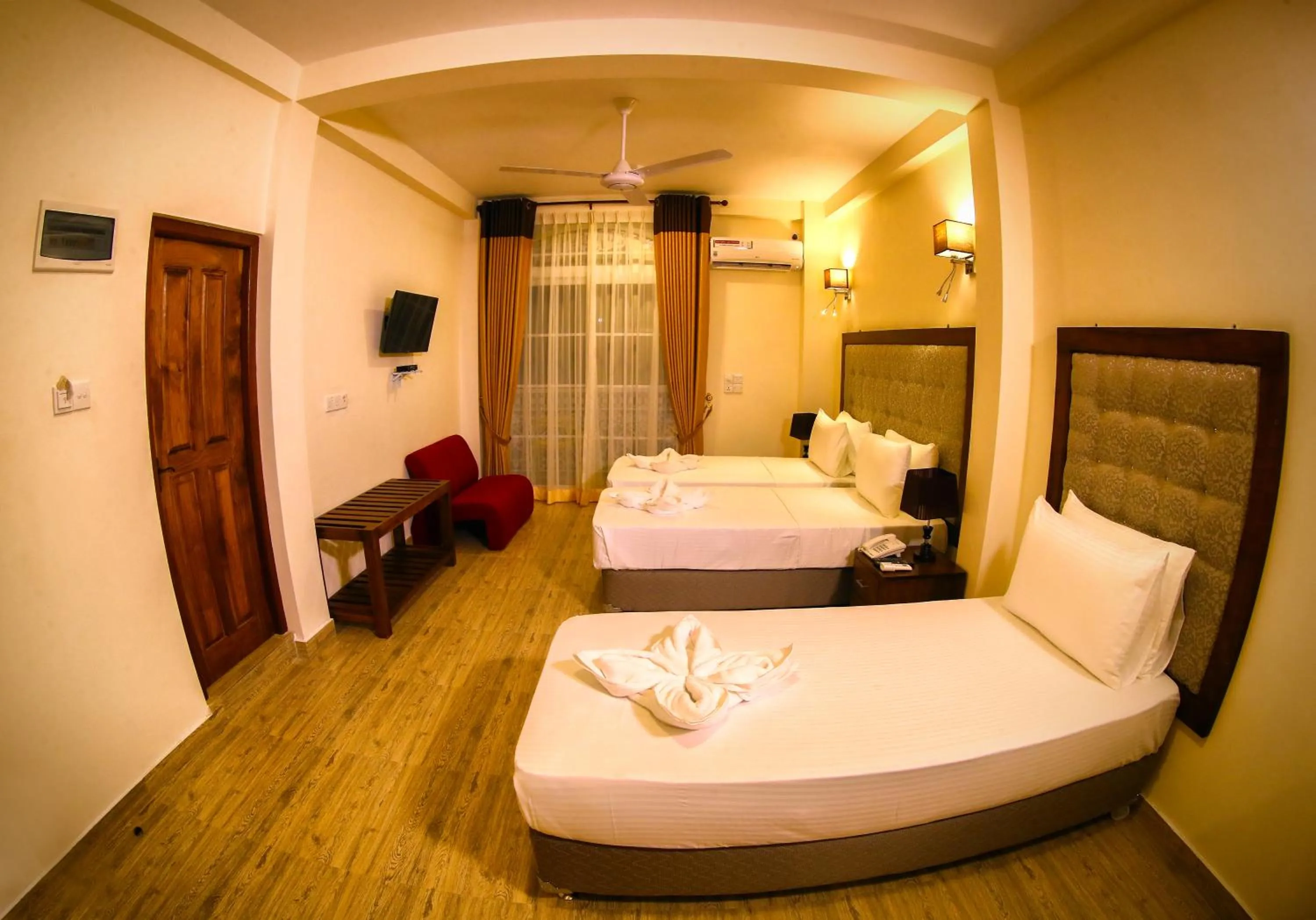 Photo of the whole room, Bed in Vendol Maliga Edge