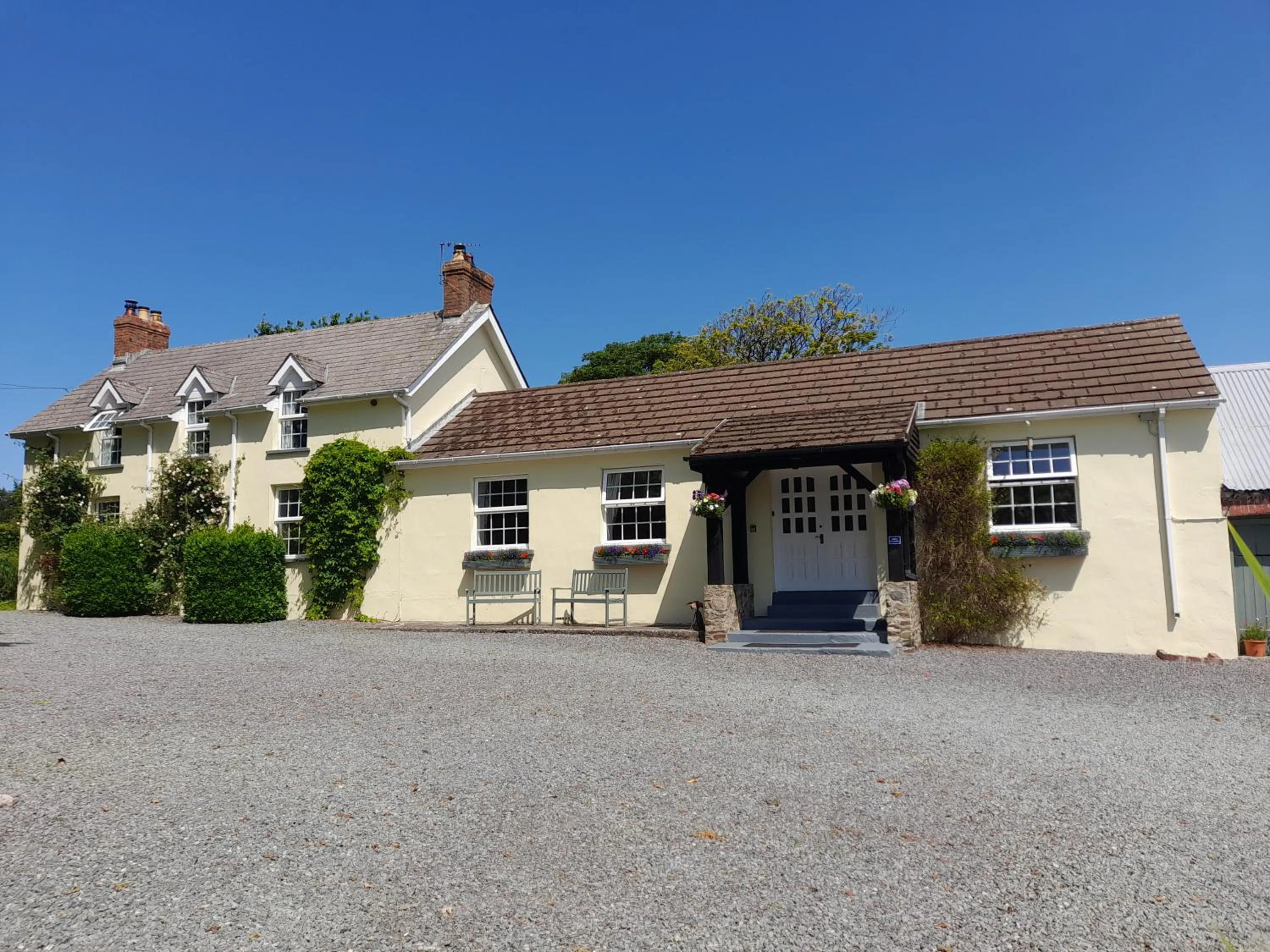 Property building in North Headborough