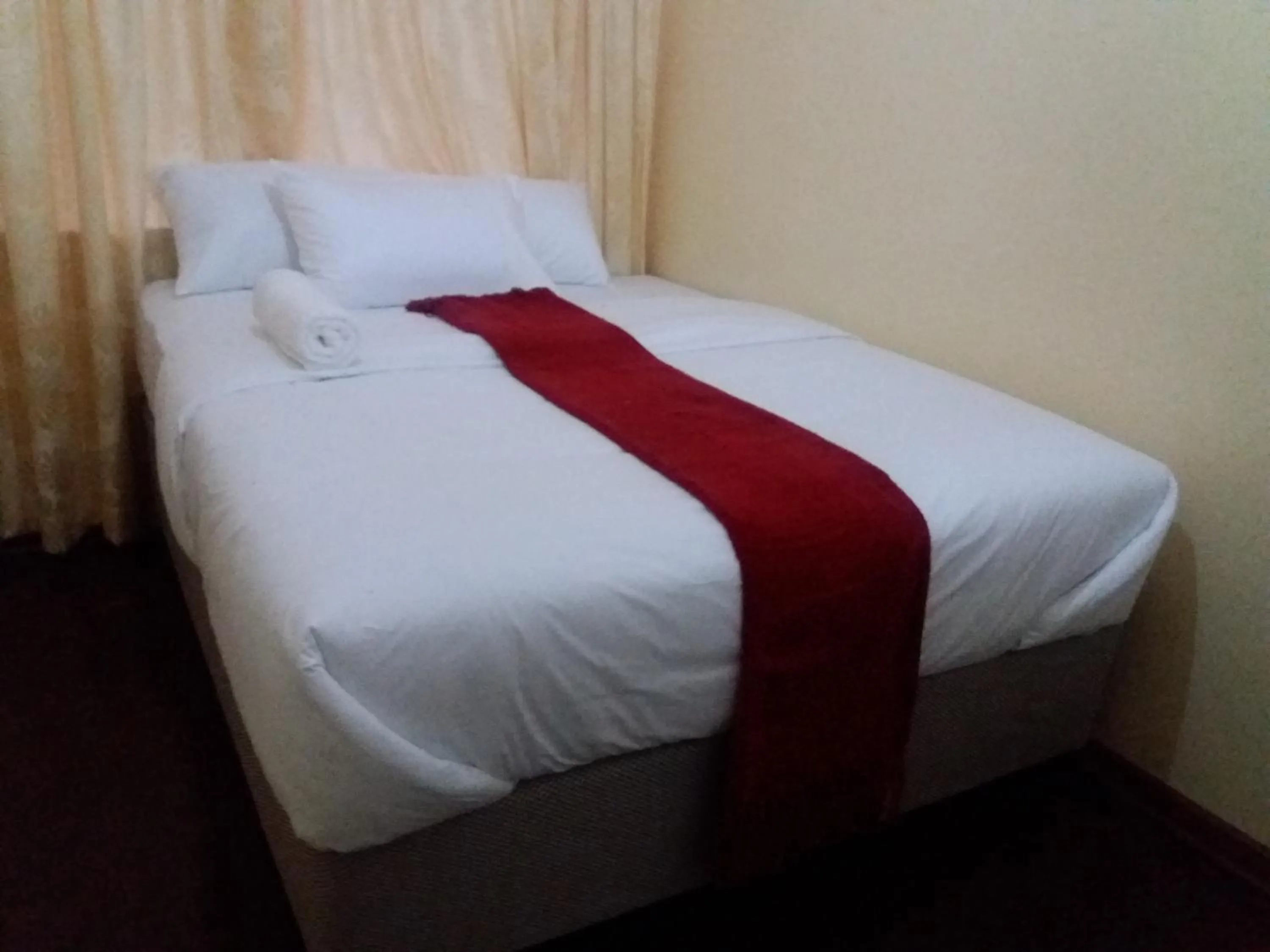 Bed in Royal Guest House