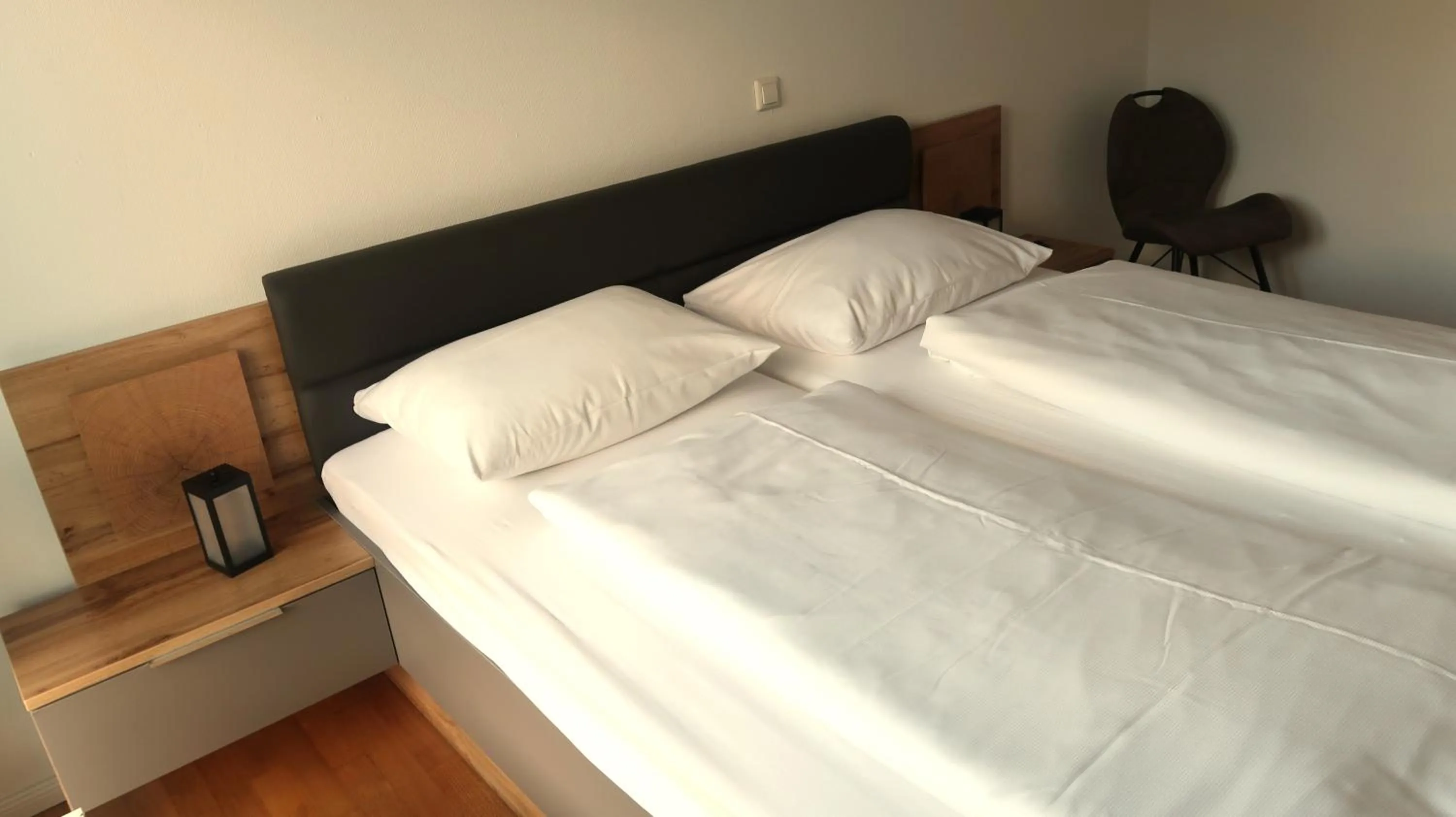 Bedroom, Bed in Hotel Spree-idyll