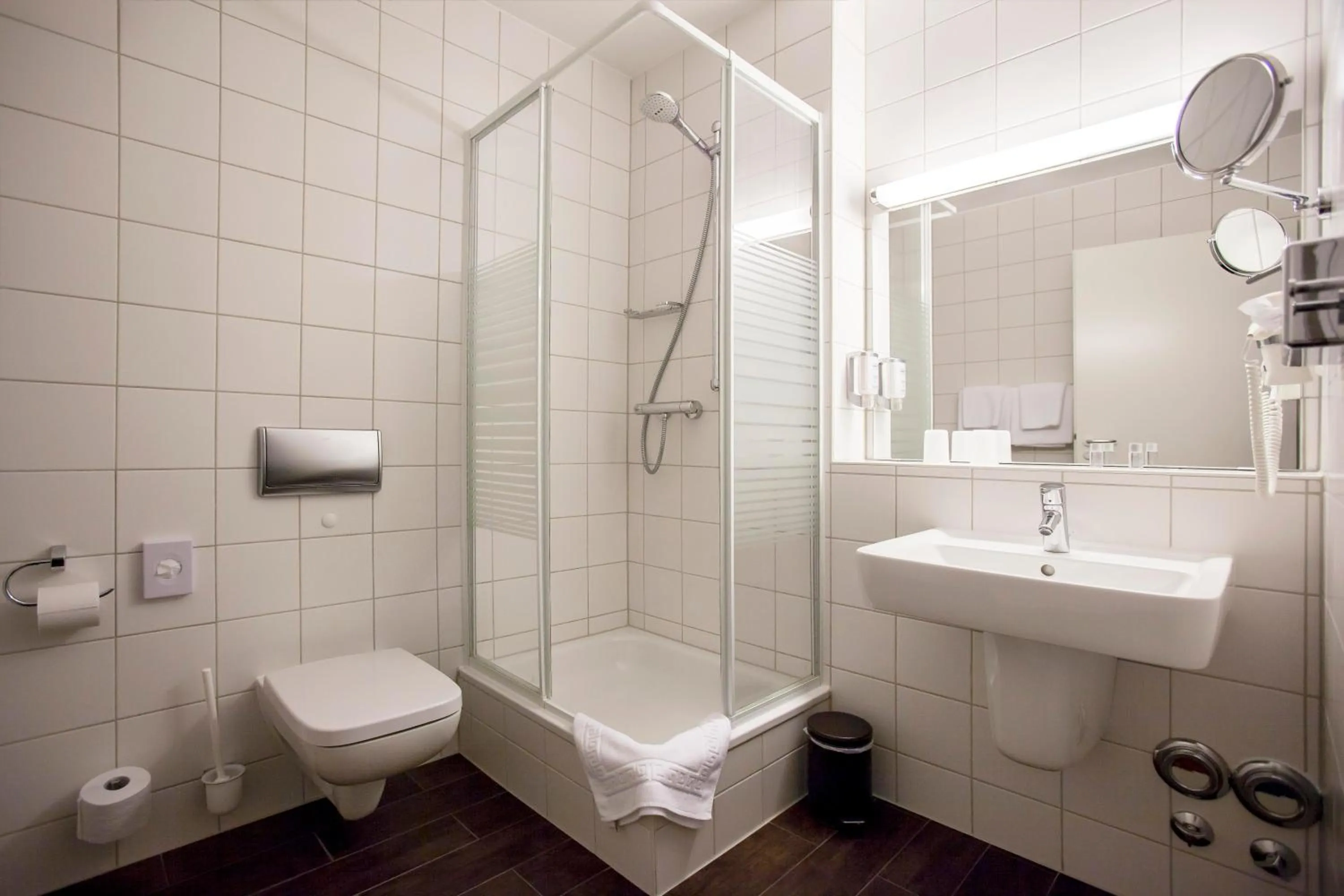 Shower in Hotel Spree-idyll