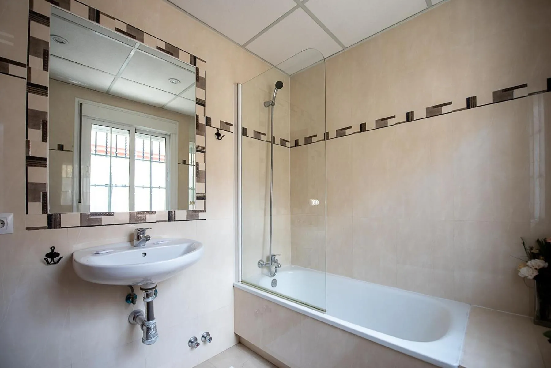 Bathroom in Hostal La Muralla