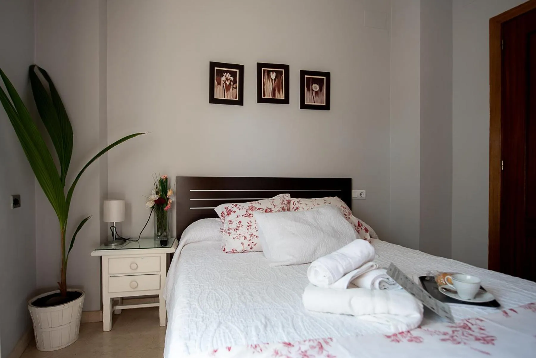 Bed in Hostal La Muralla
