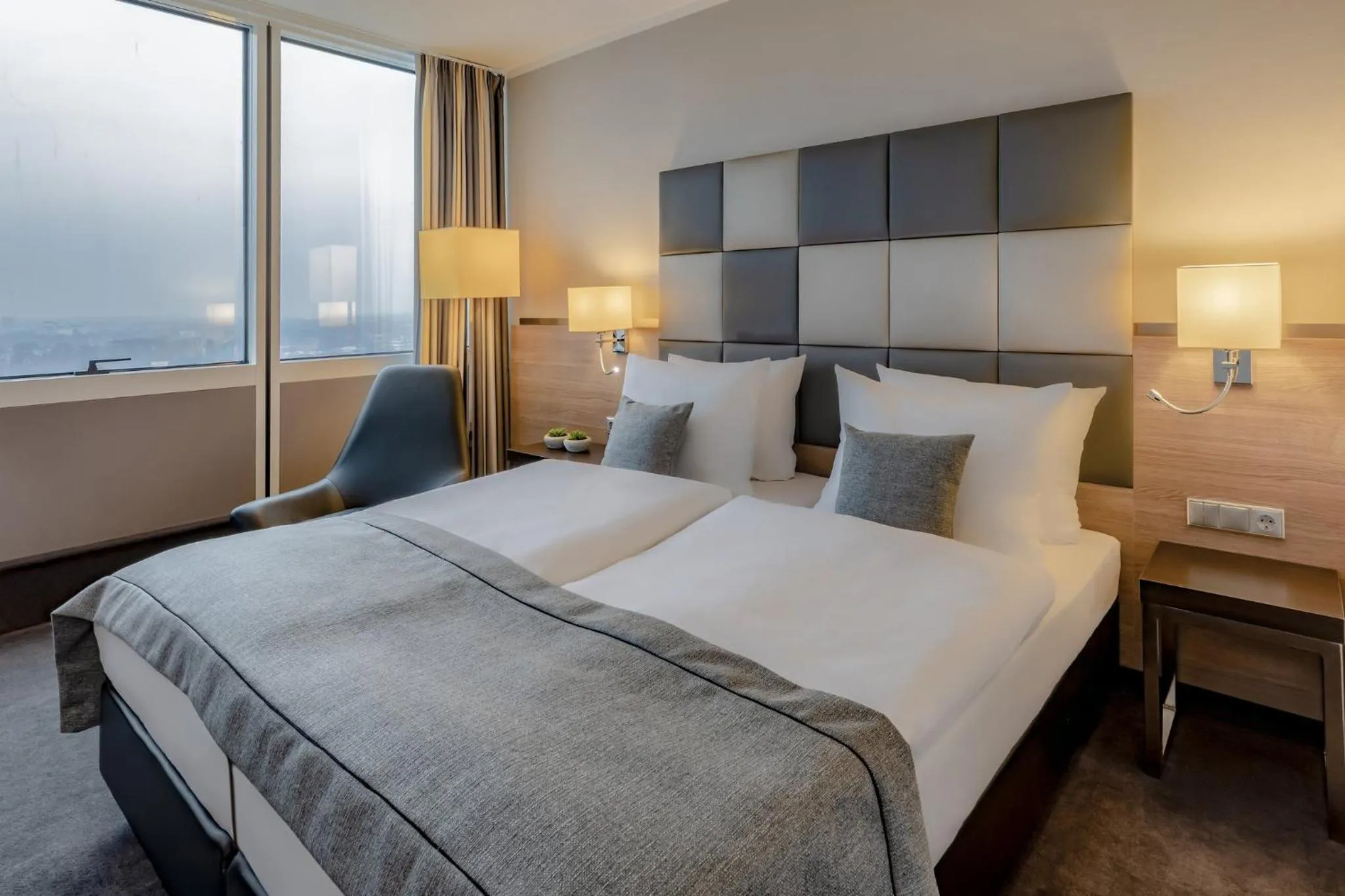 Photo of the whole room, Bed in Garner Hotel Berlin - Spandau by IHG