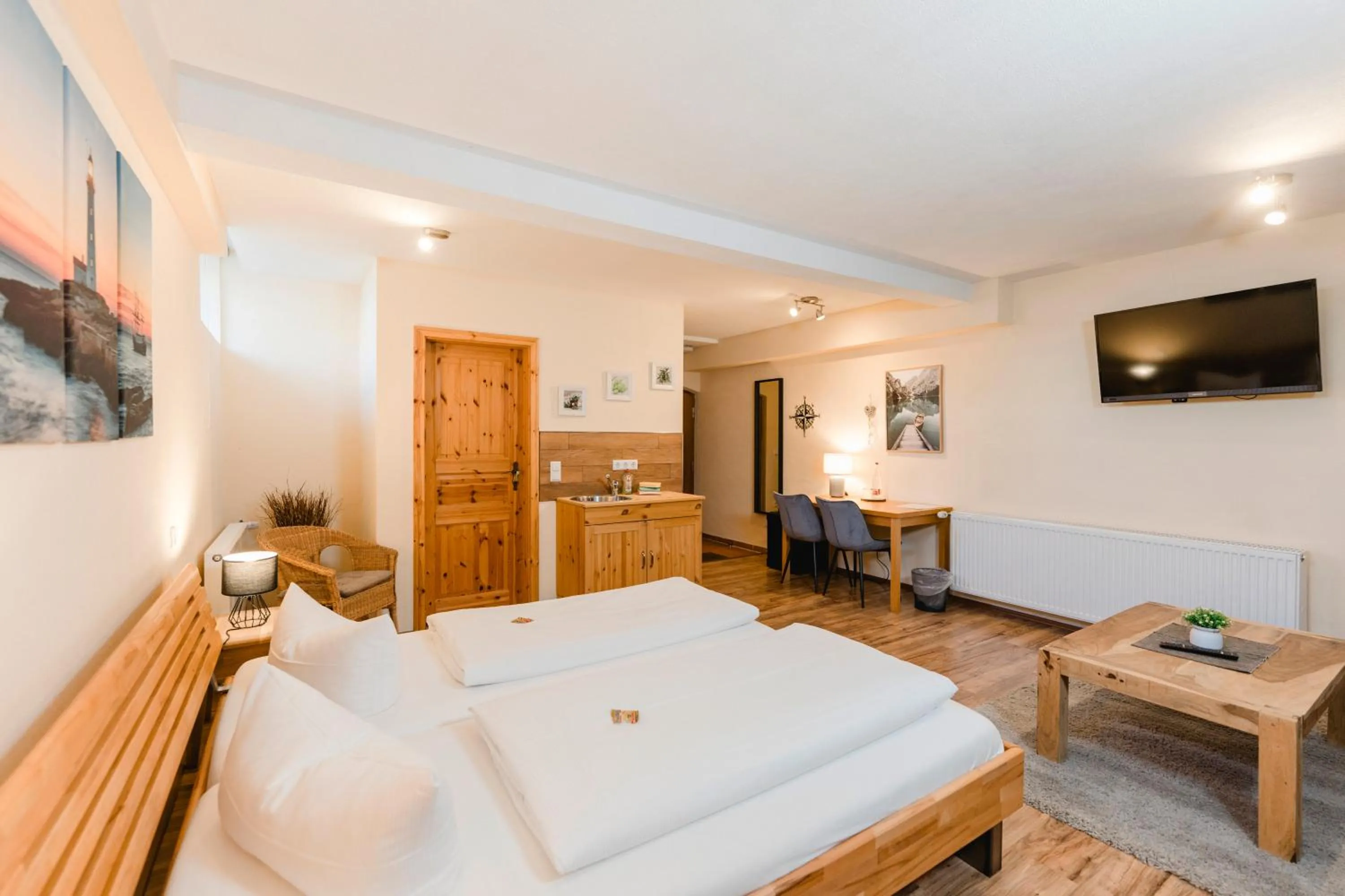 Photo of the whole room, Bed in Landhotel im Hexenwinkel