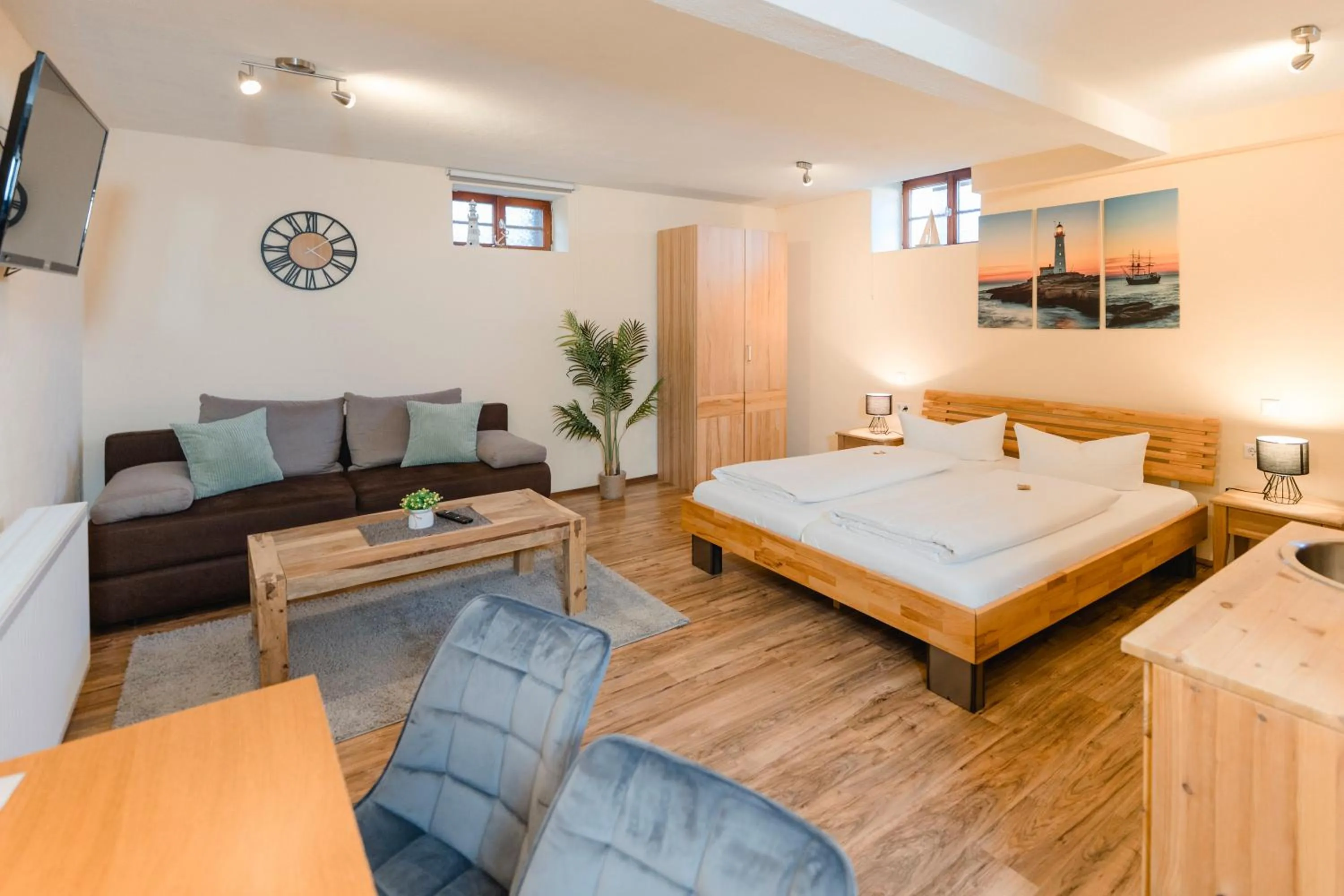 Photo of the whole room, Bed in Landhotel im Hexenwinkel