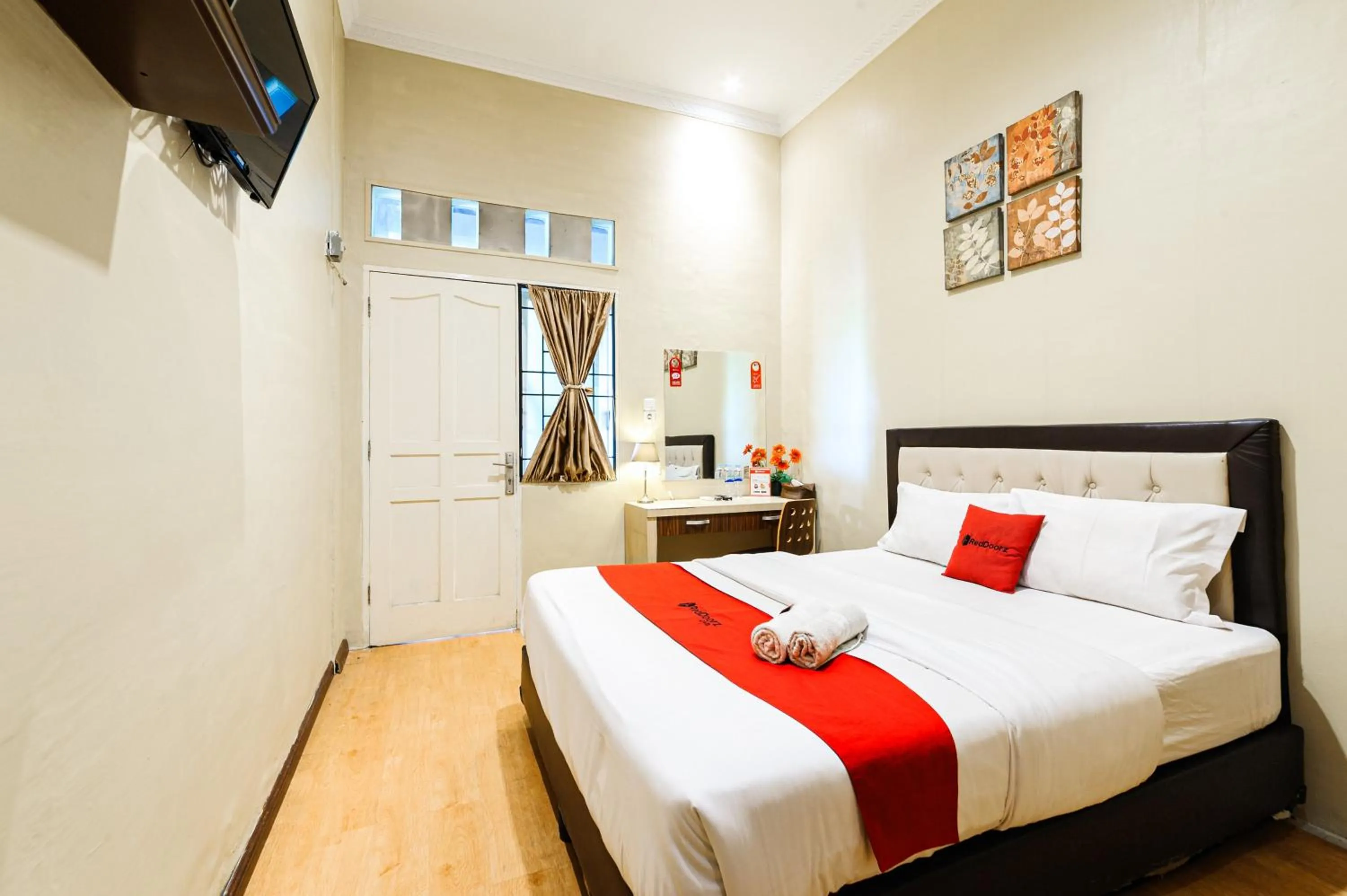 Bedroom, Bed in RedDoorz Plus near Universitas Sumatera Utara