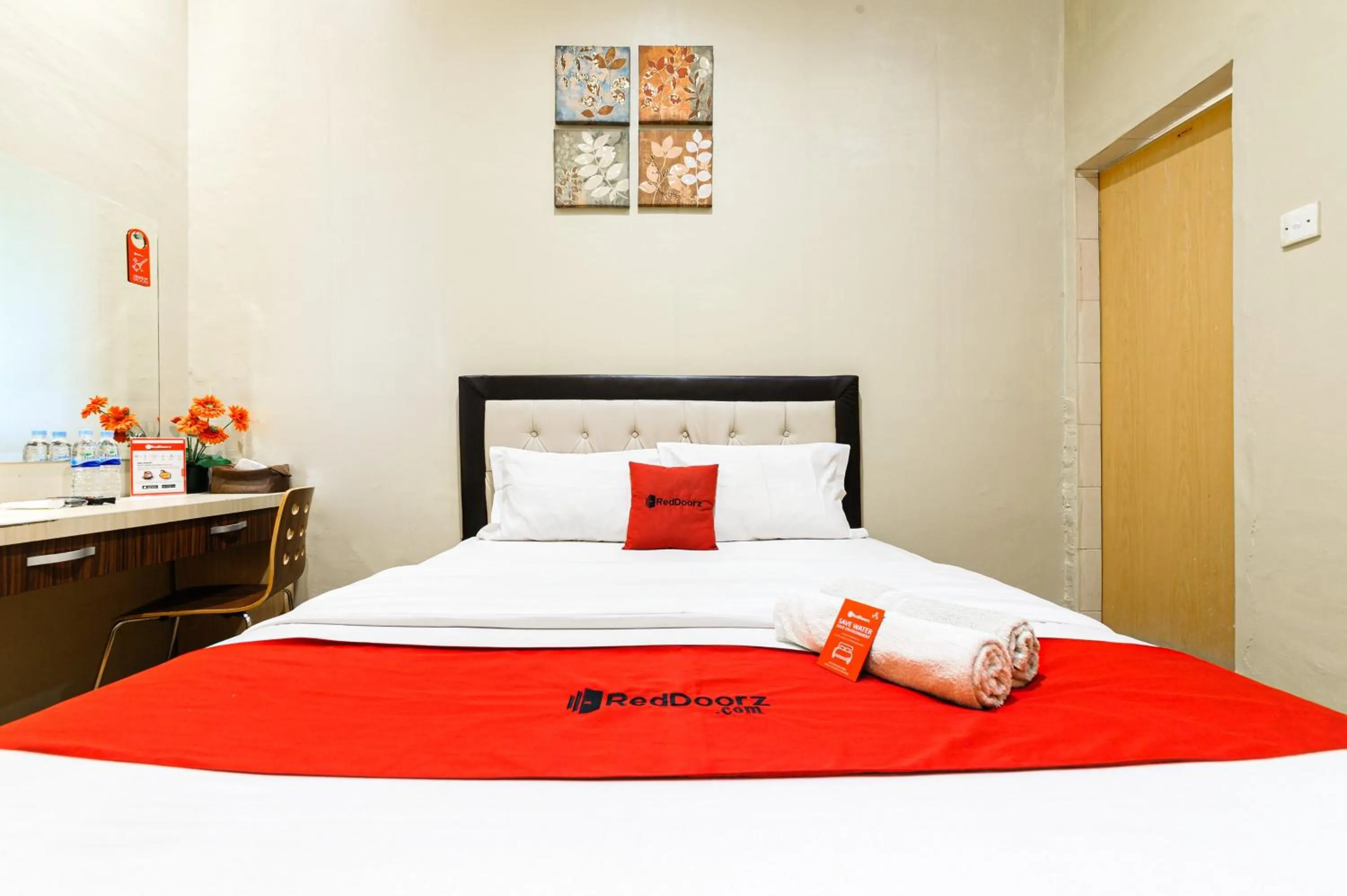 Bedroom, Bed in RedDoorz Plus near Universitas Sumatera Utara