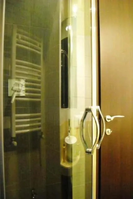 Shower in B&B Il Granello Di Senape