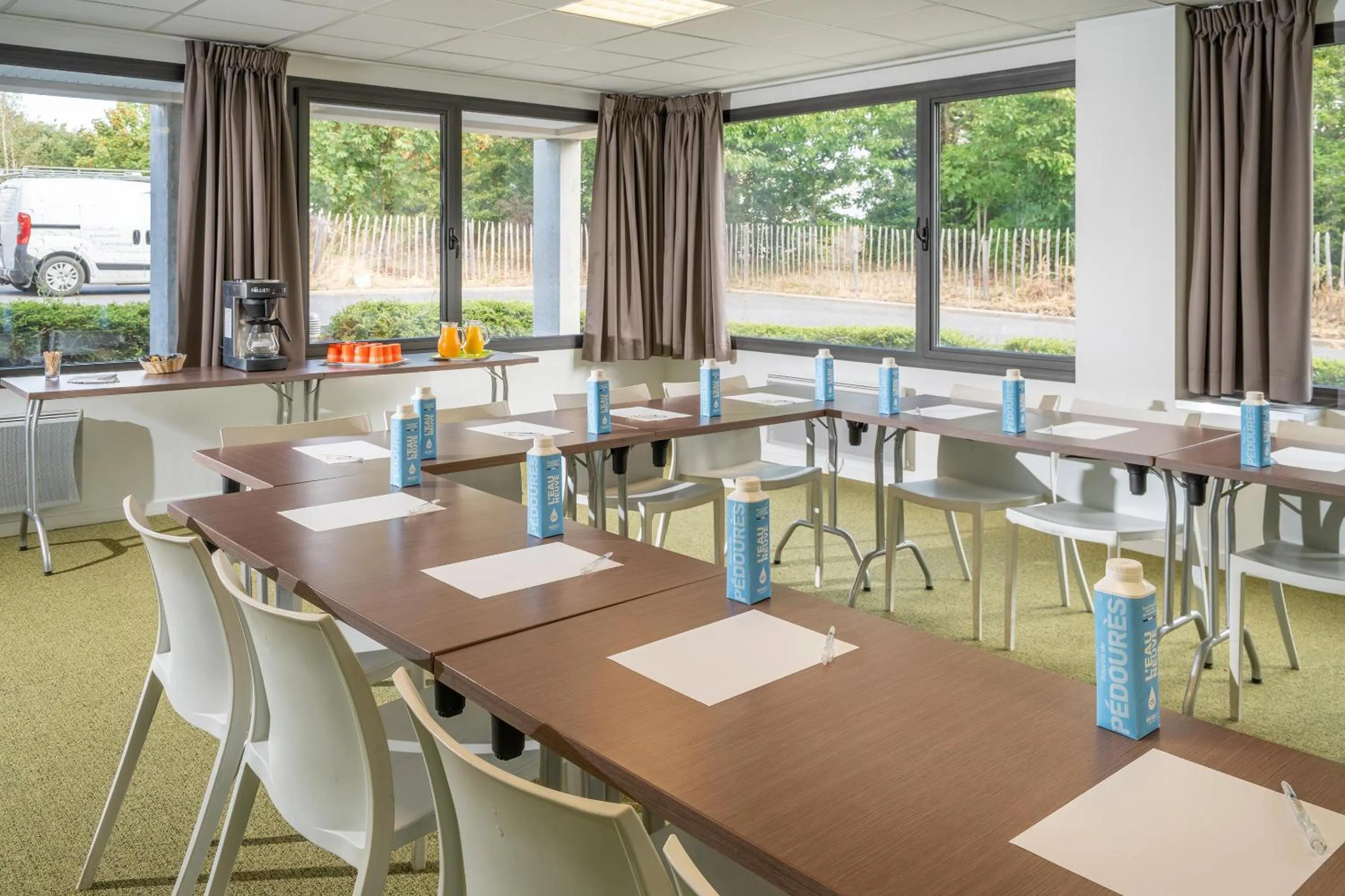 Meeting/conference room in Sure Hotel By Best Western Guerande