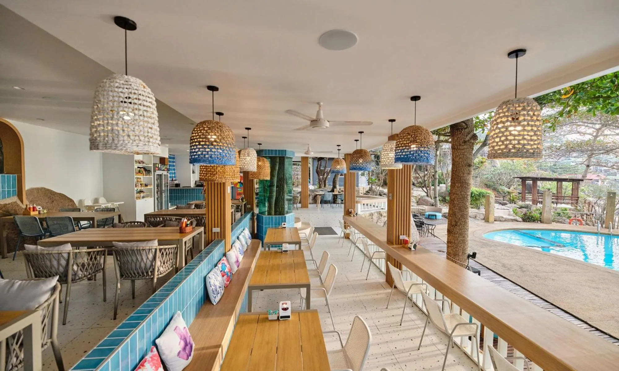 Restaurant/places to eat in Lub d Koh Tao Tanote Bay